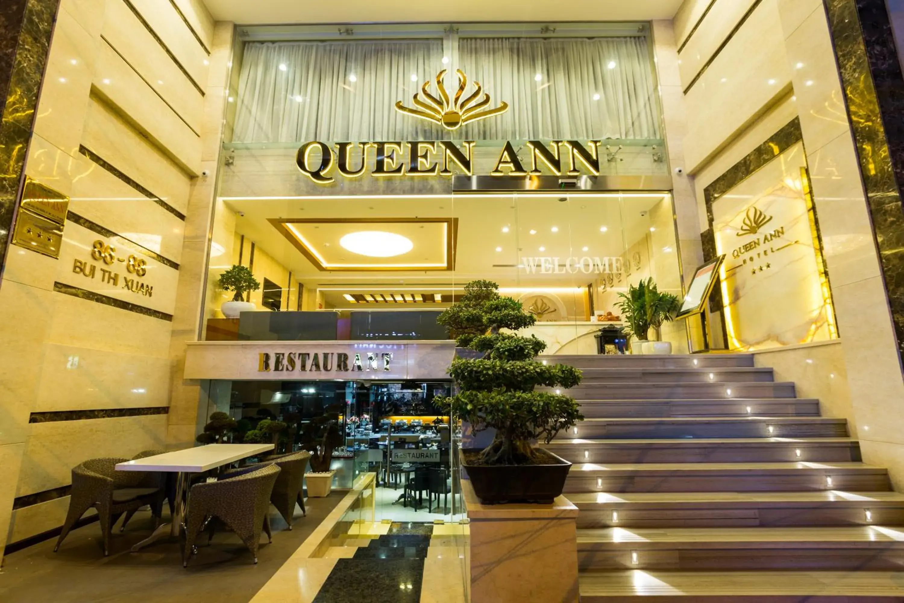 Facade/entrance in Queen Ann Hotel Facade/entrance in Queen Ann Hotel