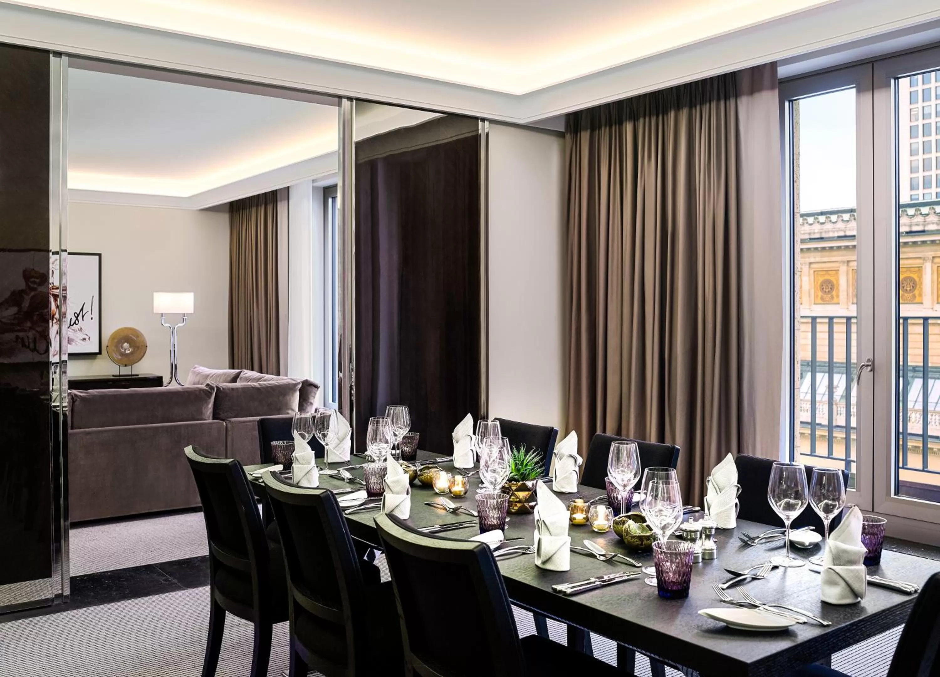 Photo of the whole room in Sofitel Frankfurt Opera