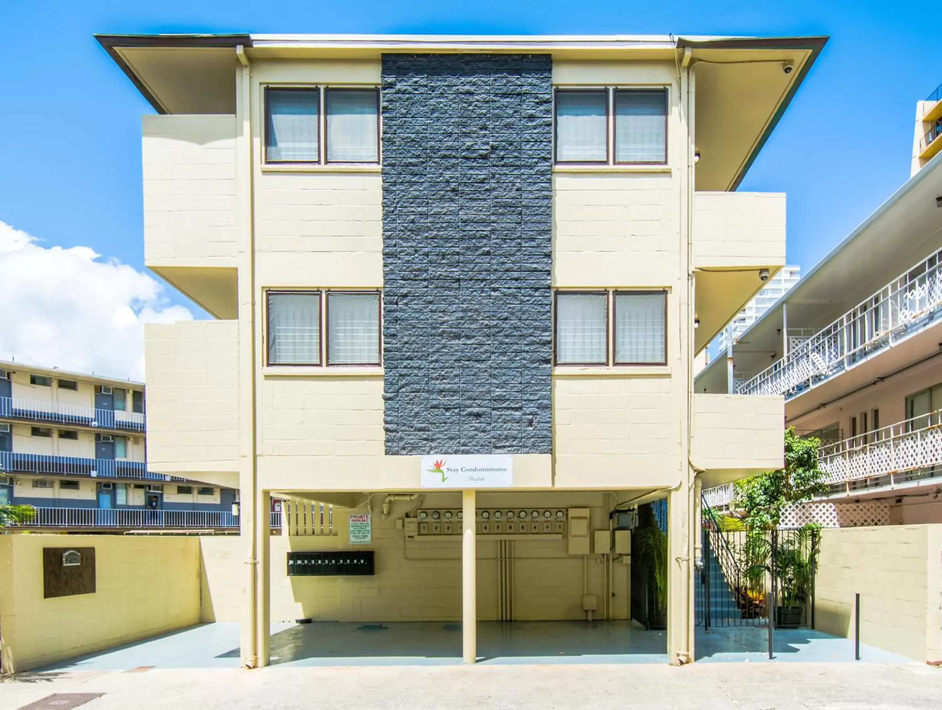 Facade/entrance, Property Building in Stay Condominiums Waikiki