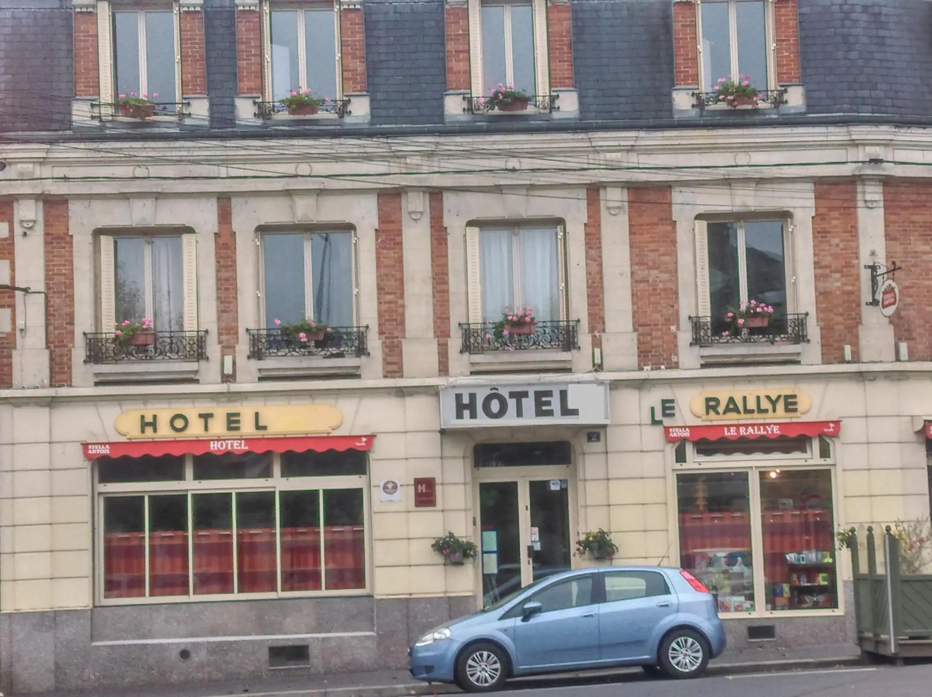 Facade/entrance in Hotel le Rallye