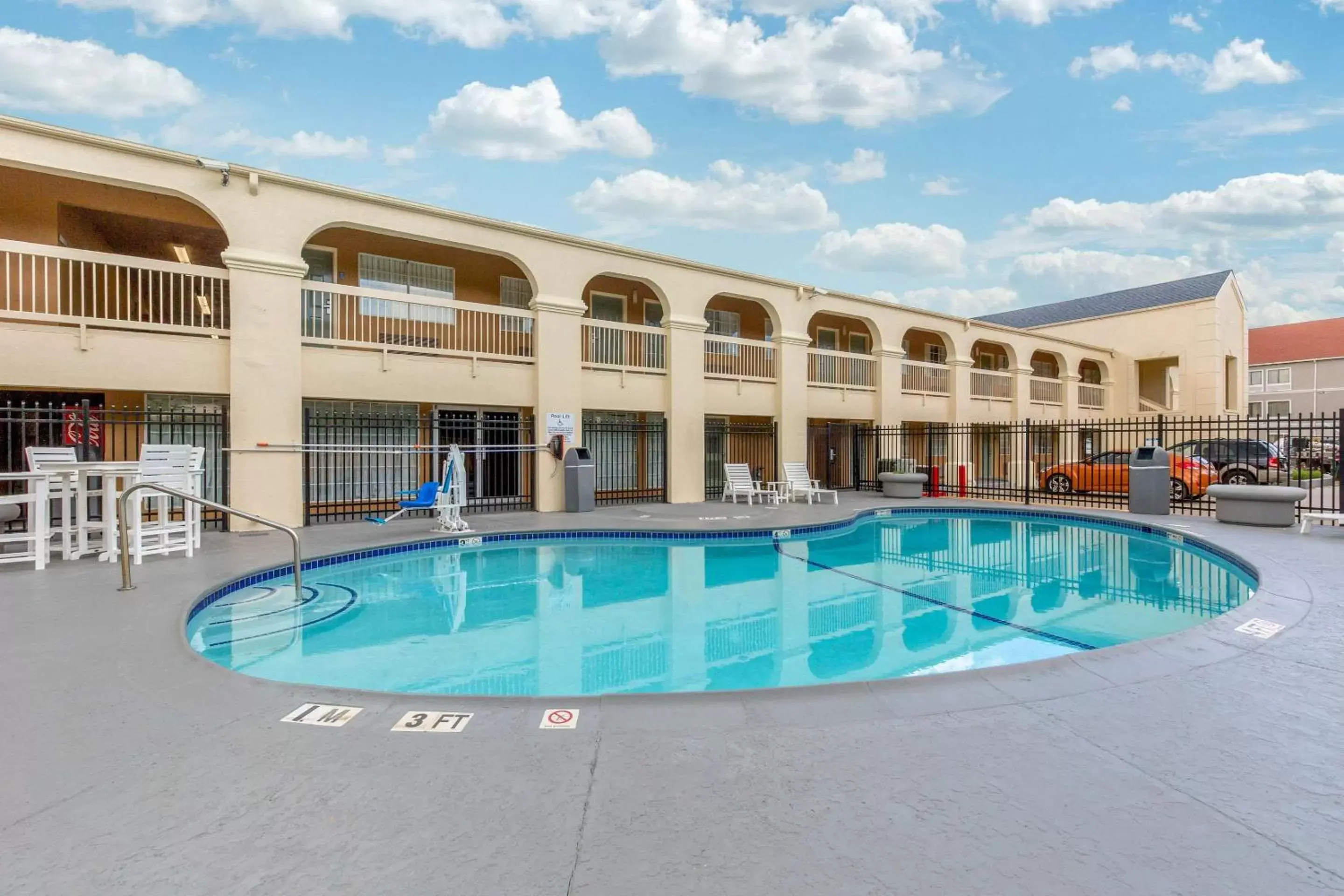On site, Swimming Pool in Quality Inn Clute Freeport