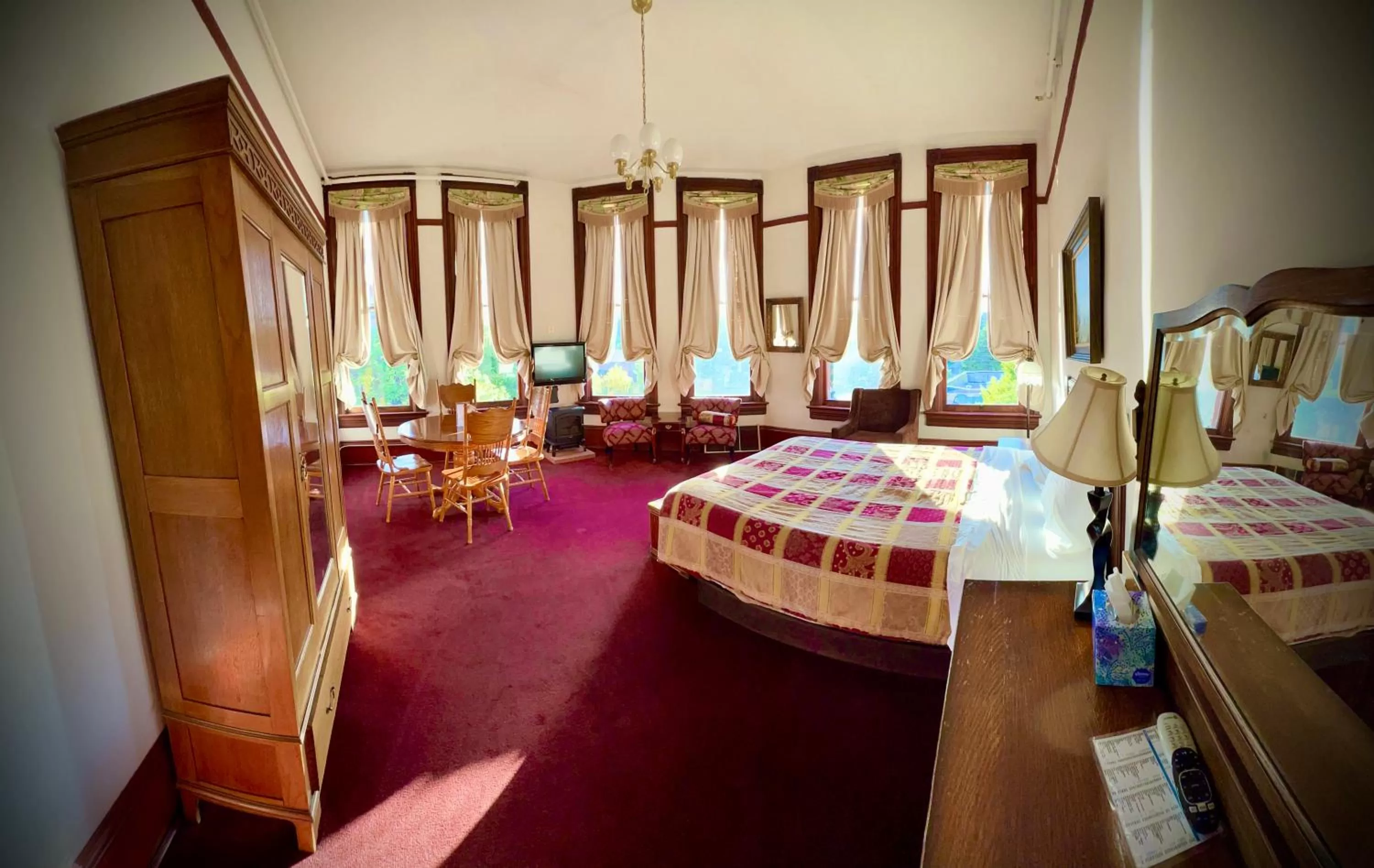 Bed in The Monarch Hotel