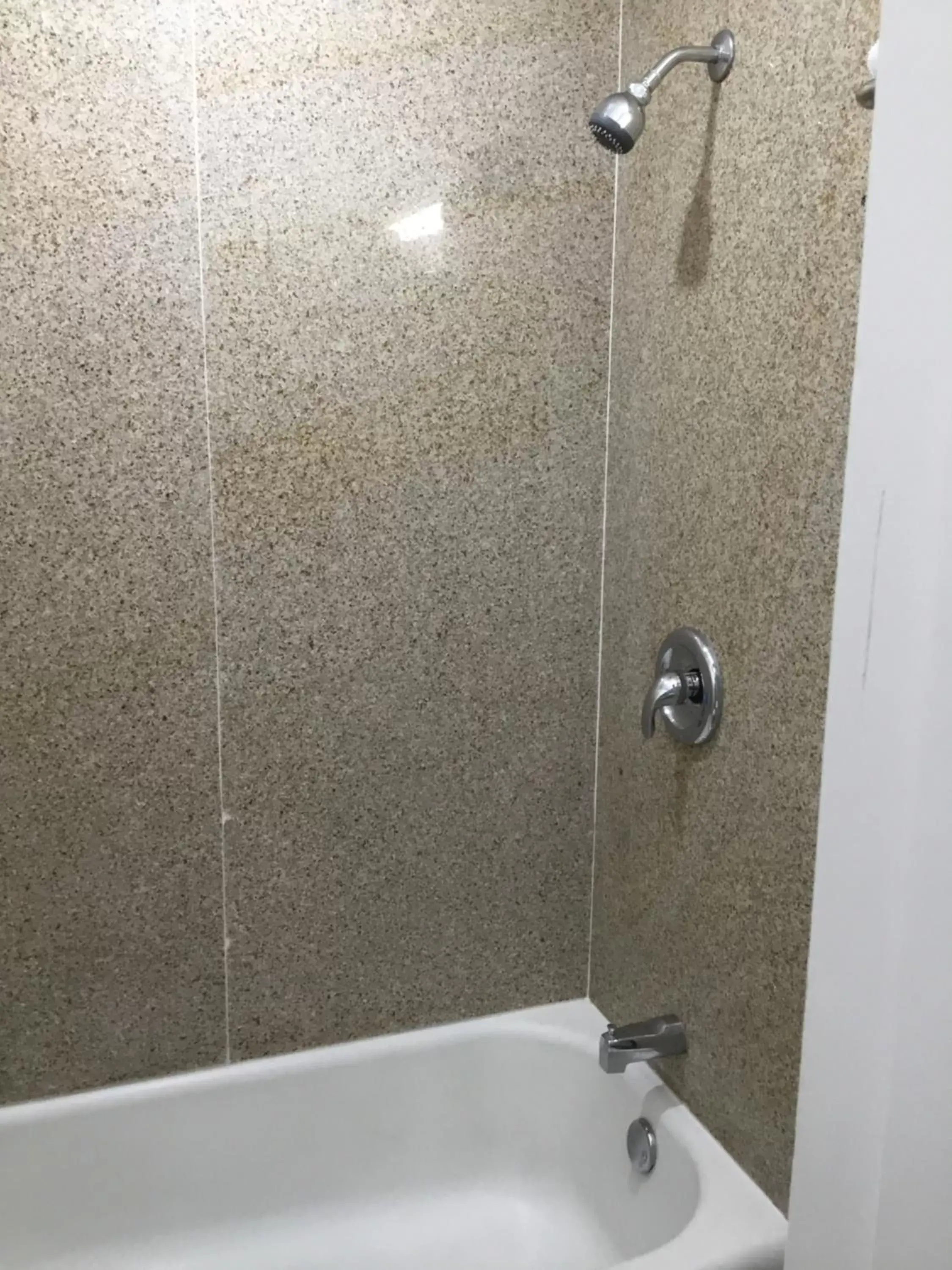 Bath, Bathroom in Budget Inn Plainview