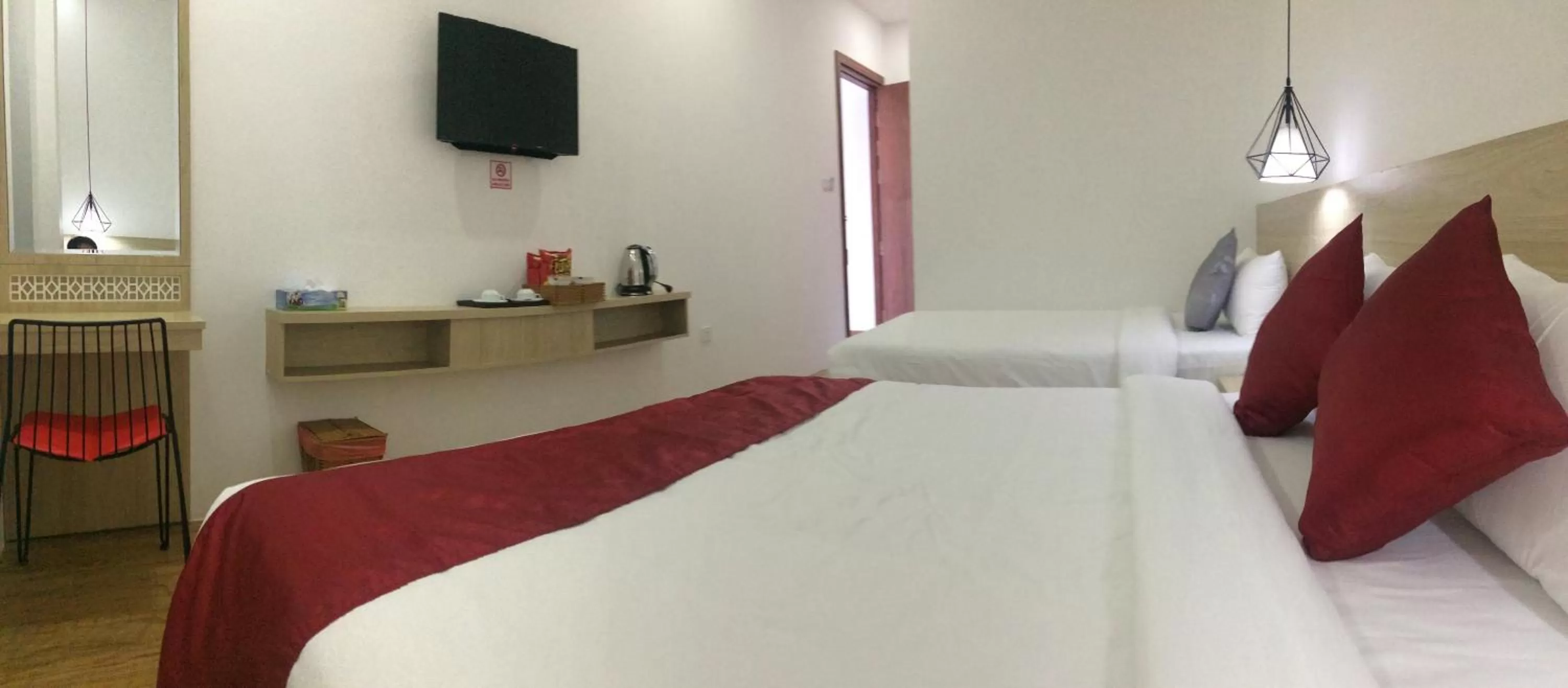 Photo of the whole room, Bed in Khách Sạn Hiệp Yến