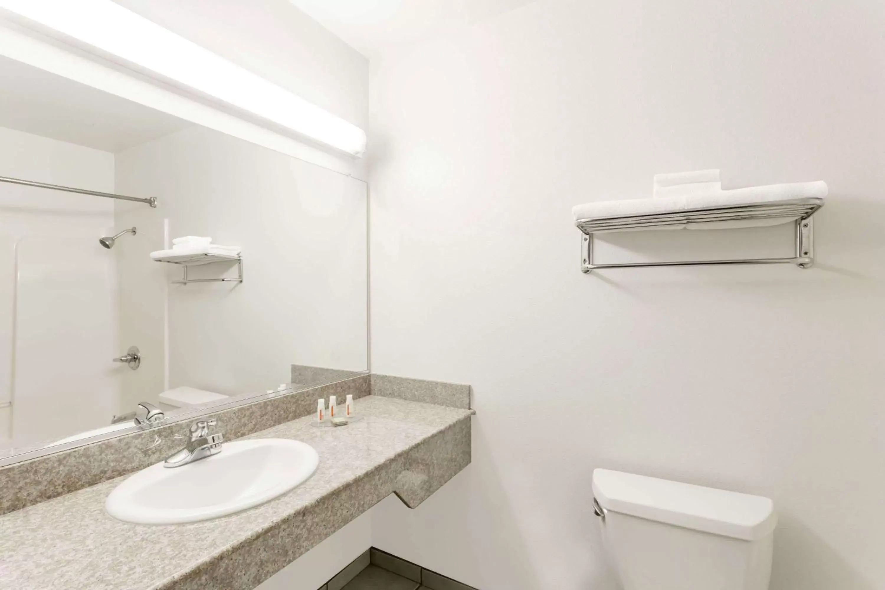 Bathroom in Super 8 by Wyndham Cloverdale Wine Country Bathroom in Super 8 by Wyndham Cloverdale Wine Country