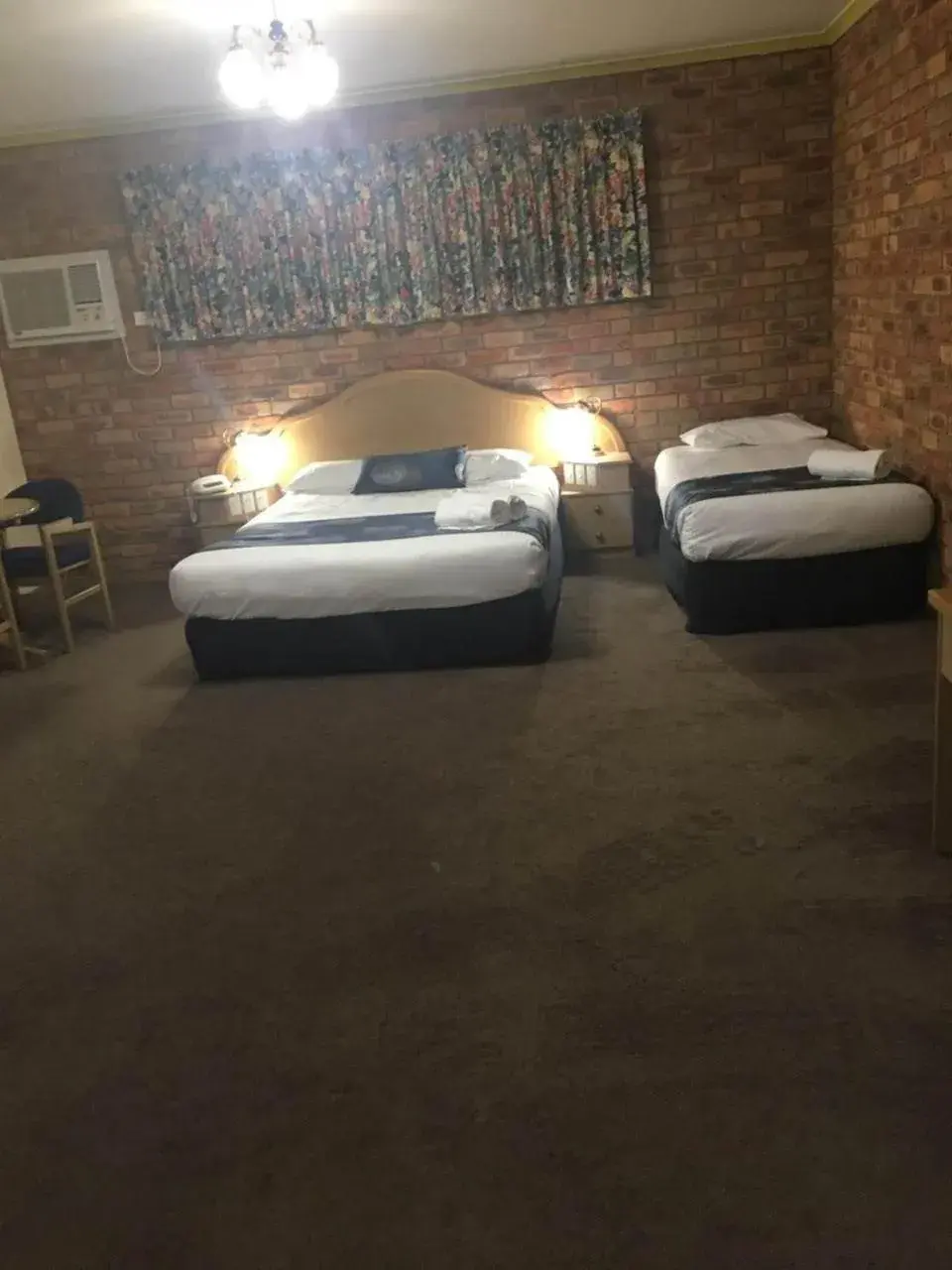 Bed in Pines Country Club Motor Inn Bed in Pines Country Club Motor Inn