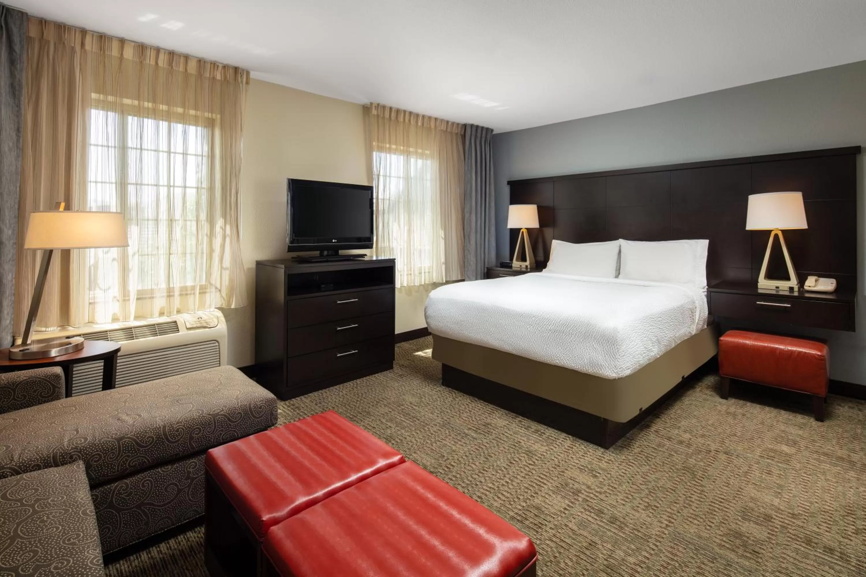 Bed in Staybridge Suites Fairfield Napa Valley Area by IHG