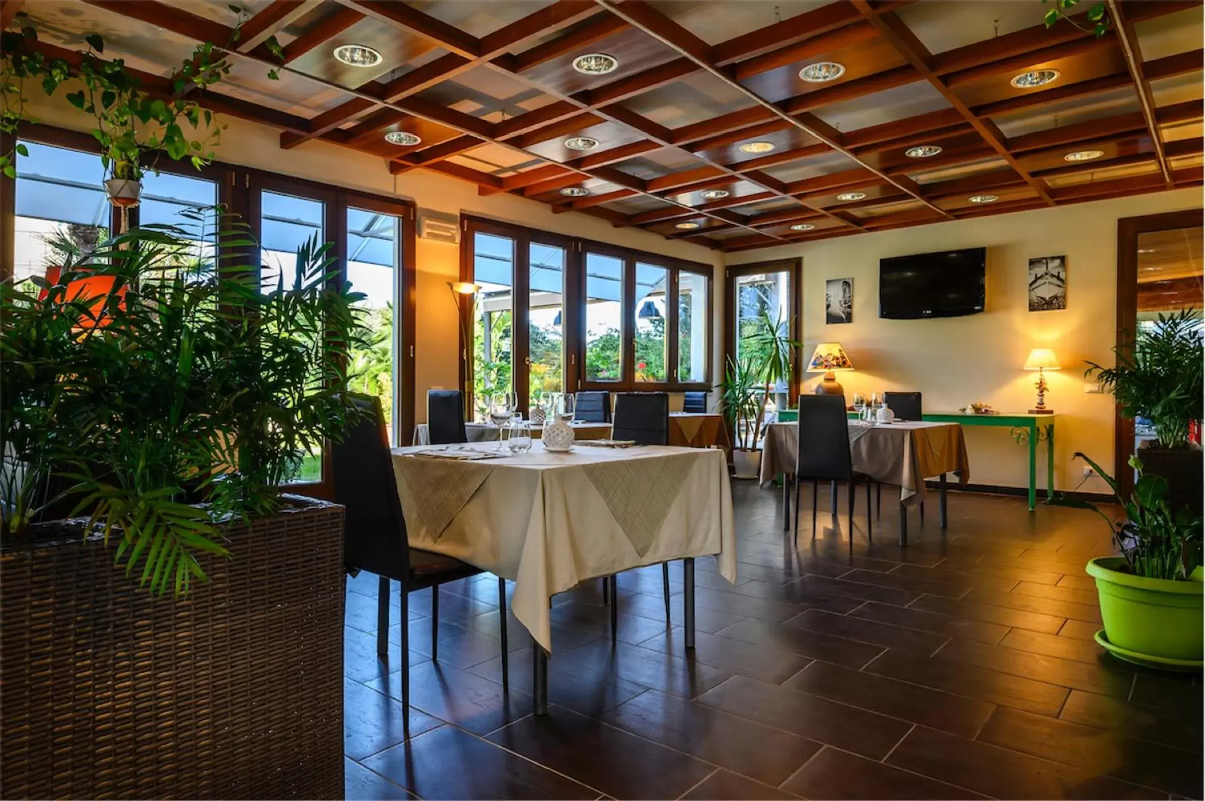 Restaurant/Places to Eat in VILLA SAN LORENZO ROOM SUITE & RESTAURANT