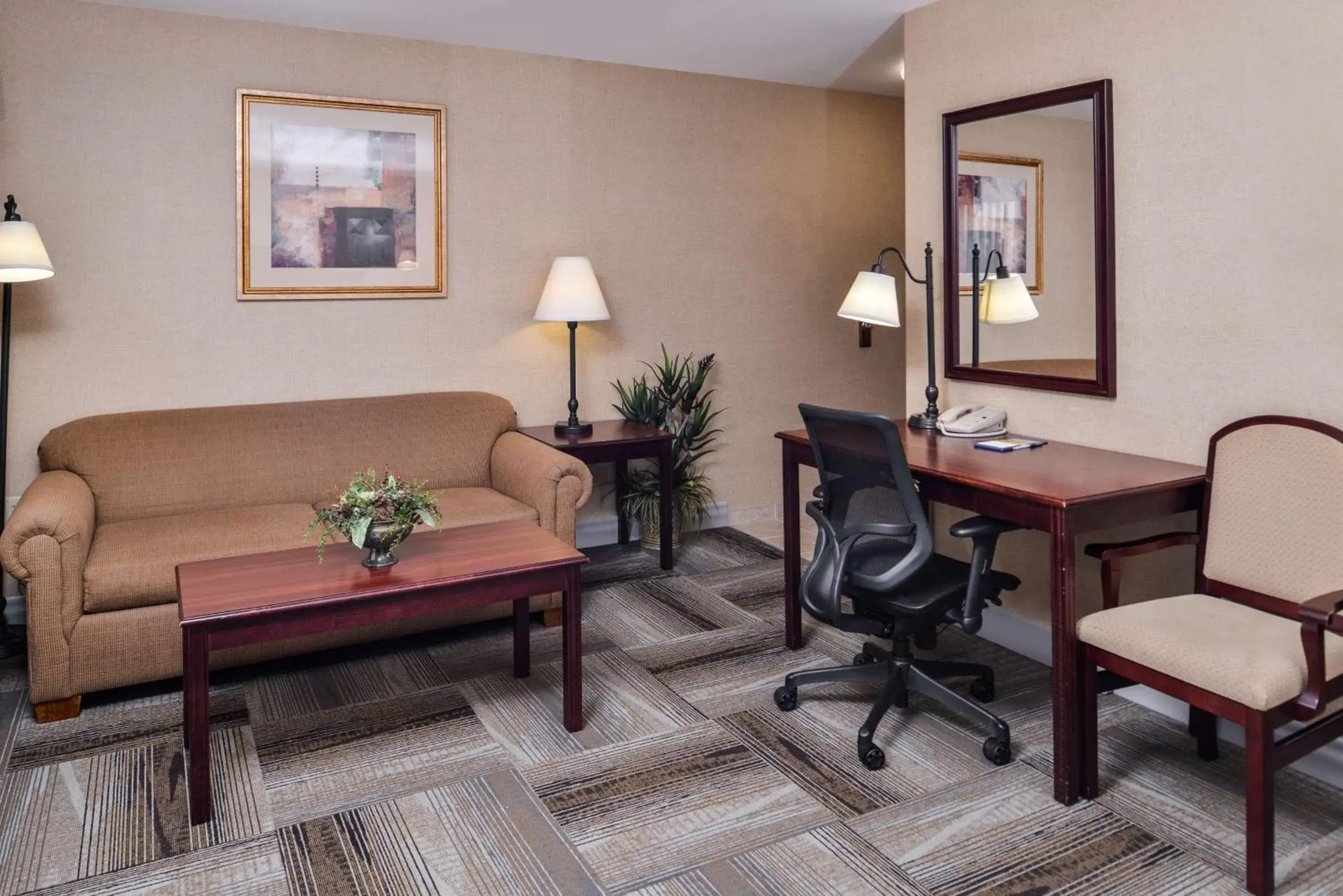 Bedroom, Seating Area in Hampton Inn & Suites Boise-Meridian