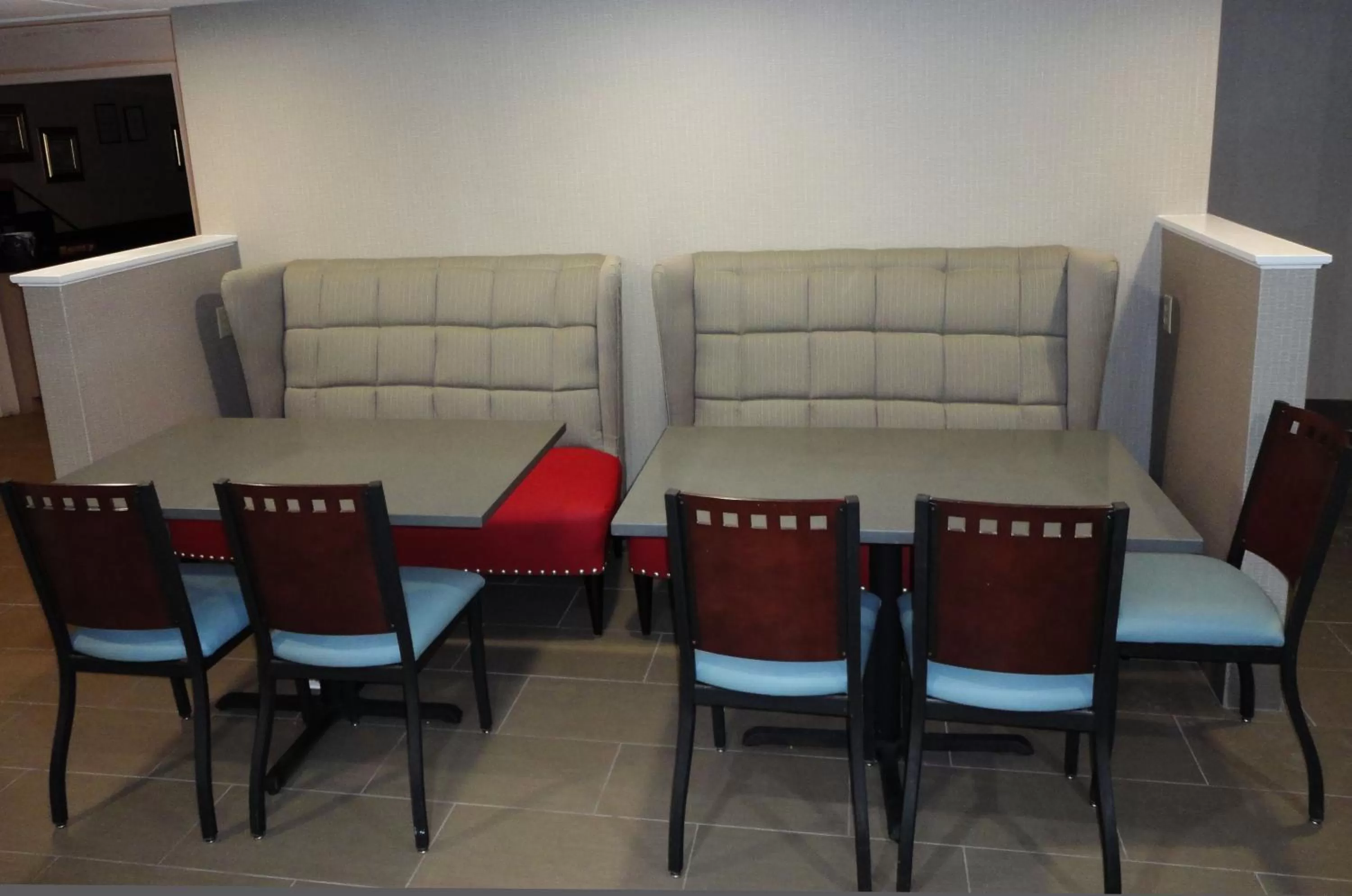 Dining area in Ramada by Wyndham Tuscaloosa