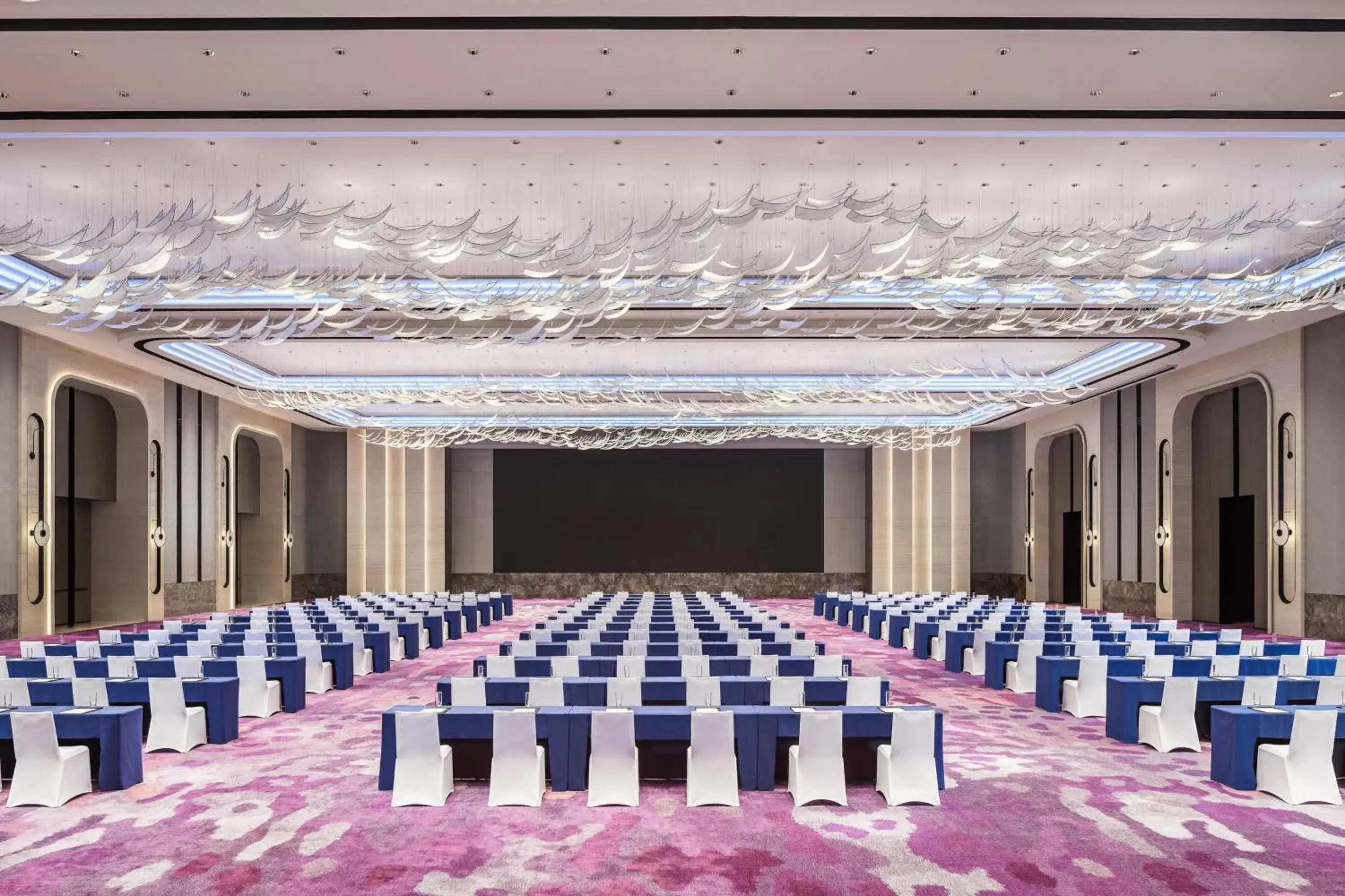 Meeting/conference room in Renaissance Zhuhai Hotel