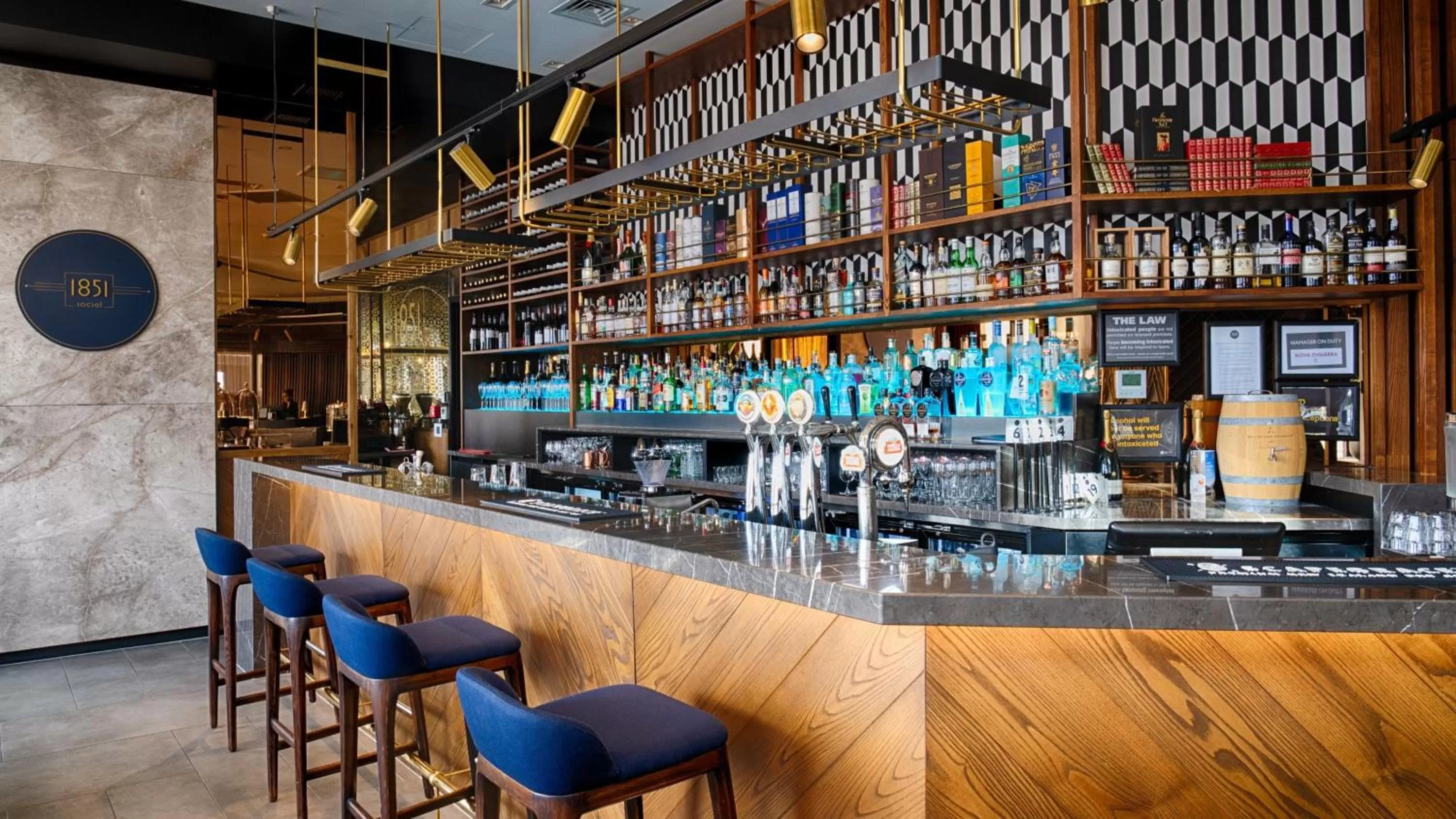 Lounge or bar in Crowne Plaza Christchurch by IHG