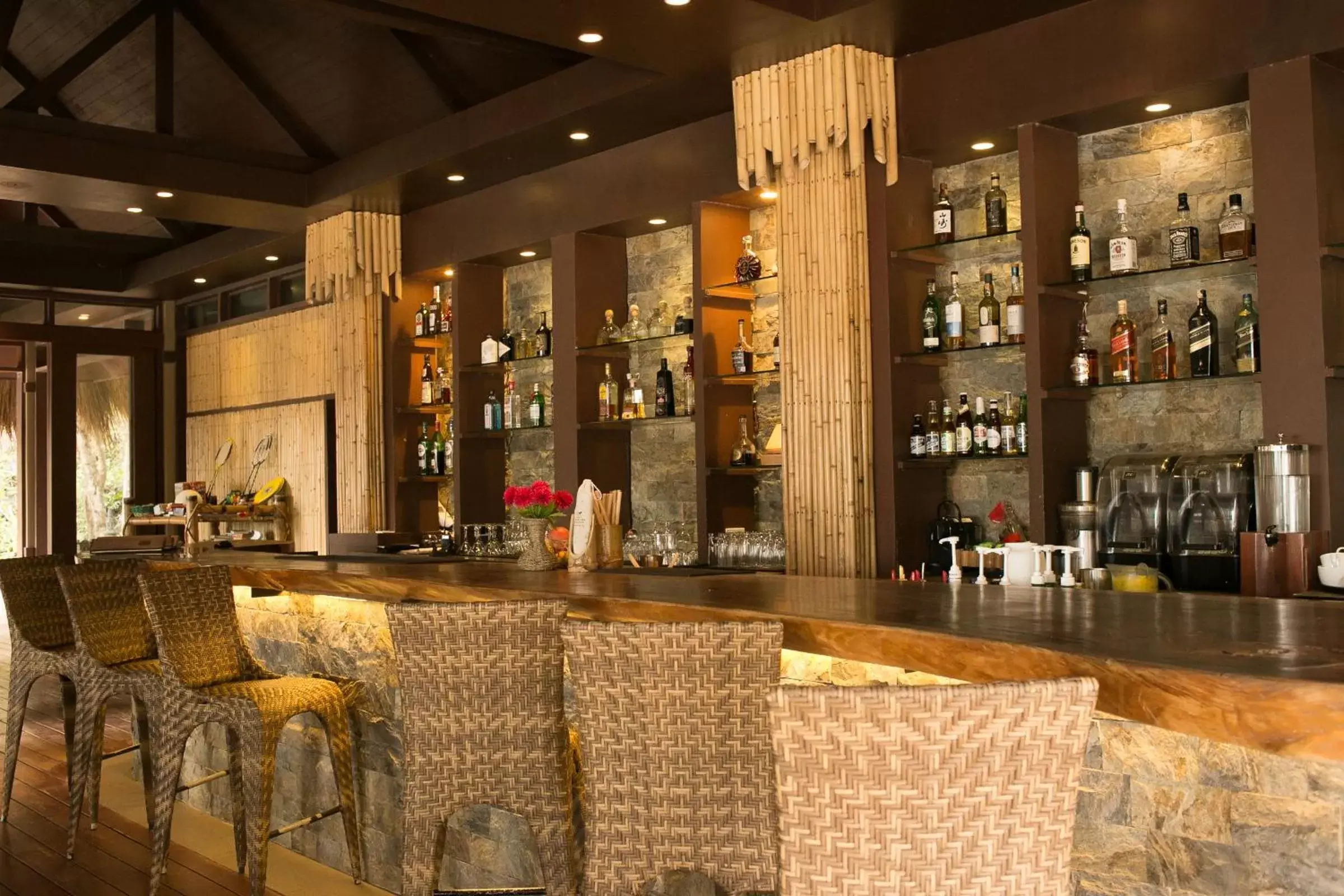 Lounge or bar in Cauayan Island Resort and Spa Lounge or bar in Cauayan Island Resort and Spa