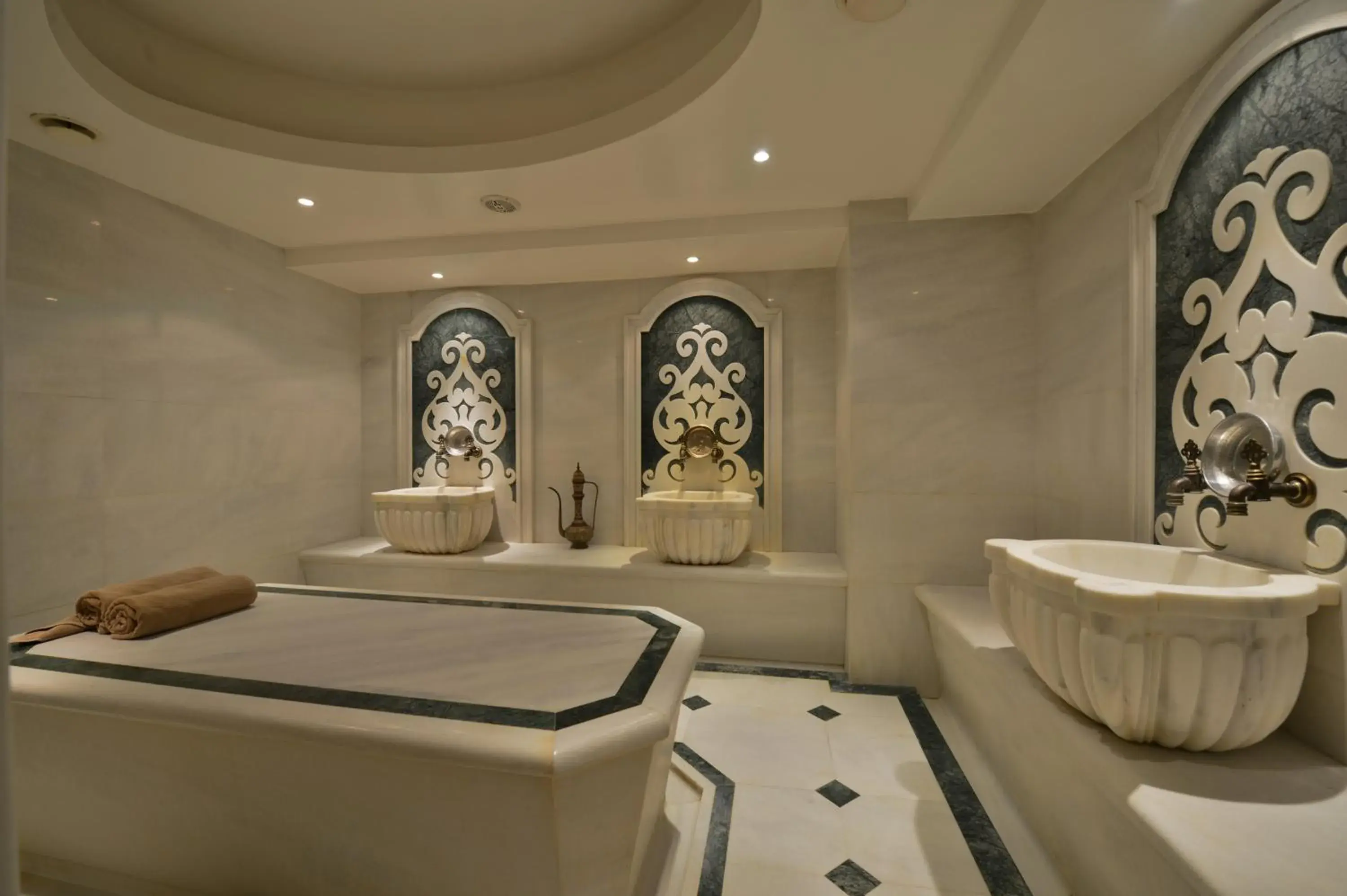 Public Bath in Marigold Thermal & Spa Hotel Bursa
