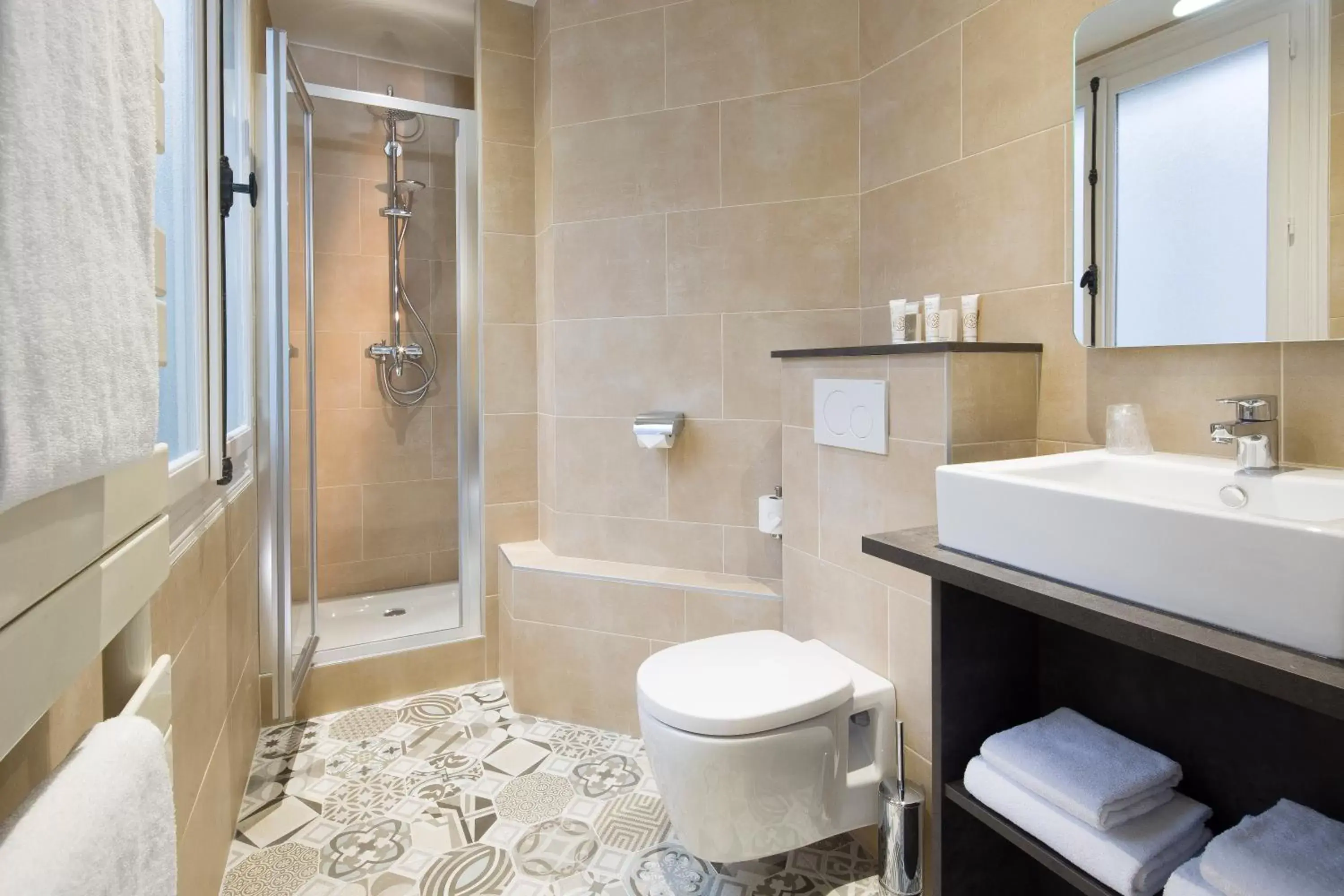 Bathroom in Hotel Vaneau Saint Germain