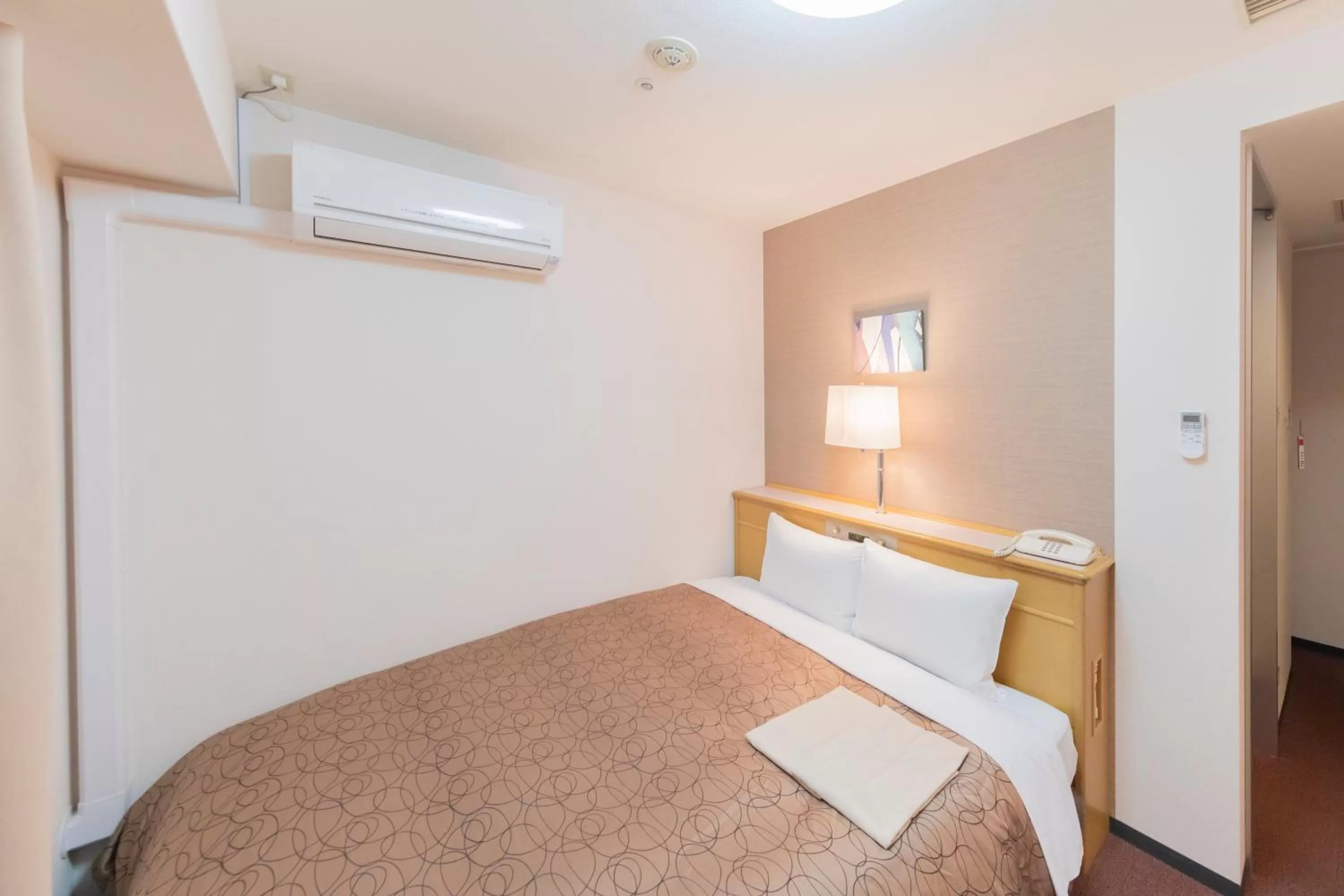 Photo of the whole room, Bed in Sunny Stone Hotel