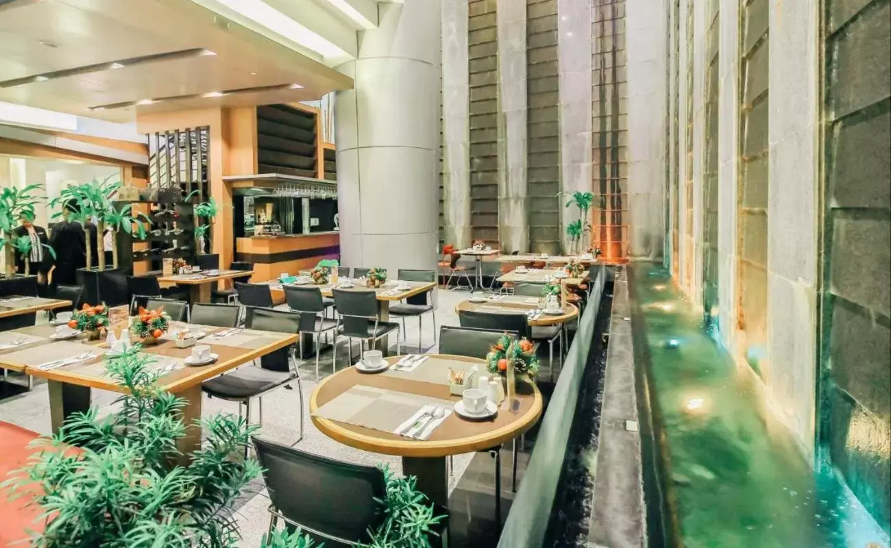 Restaurant/Places to Eat in Greenhills Elan Hotel Modern