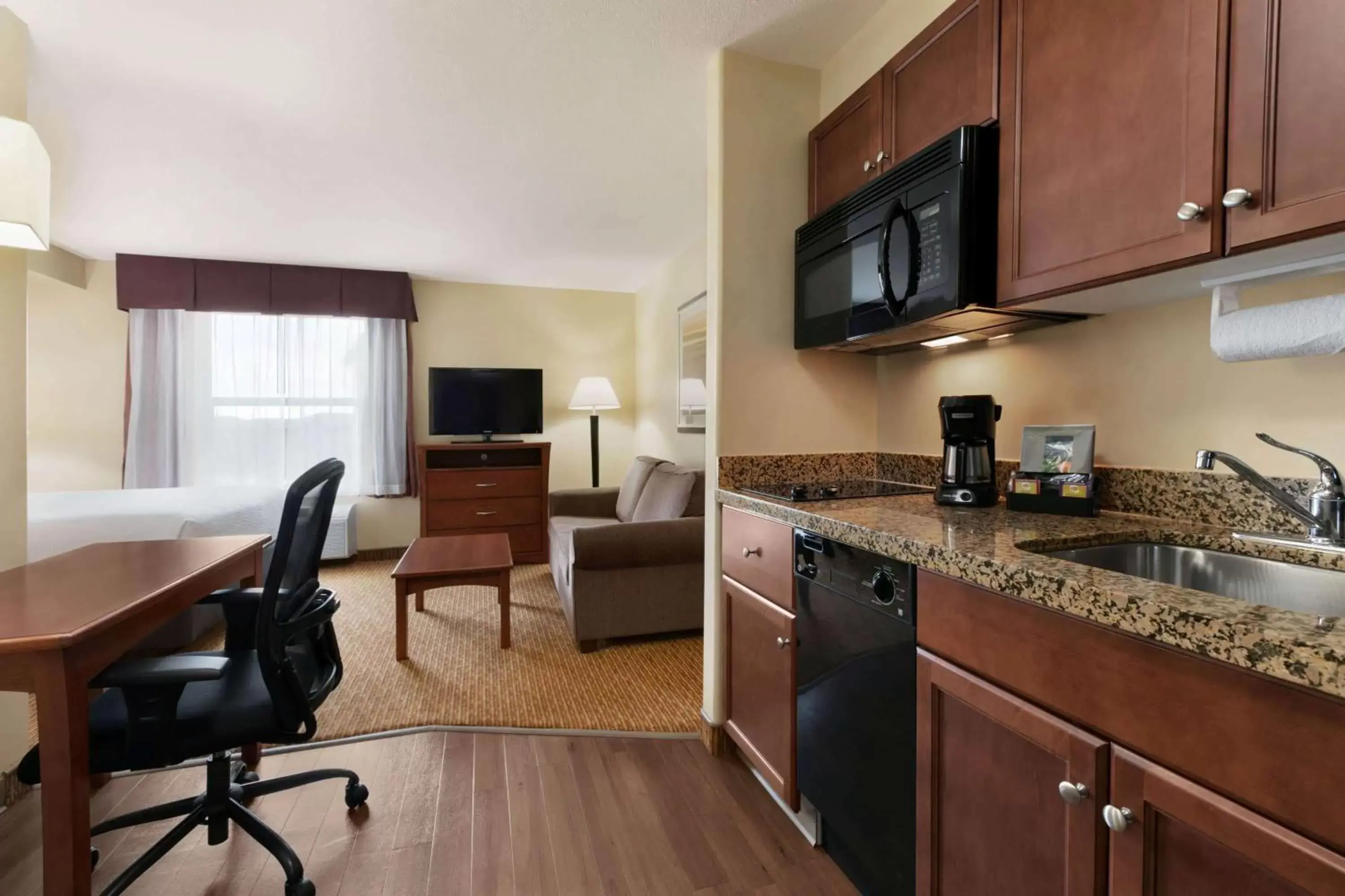 Photo of the whole room, Kitchen/Kitchenette in Days Inn & Suites by Wyndham Sherwood Park Edmonton
