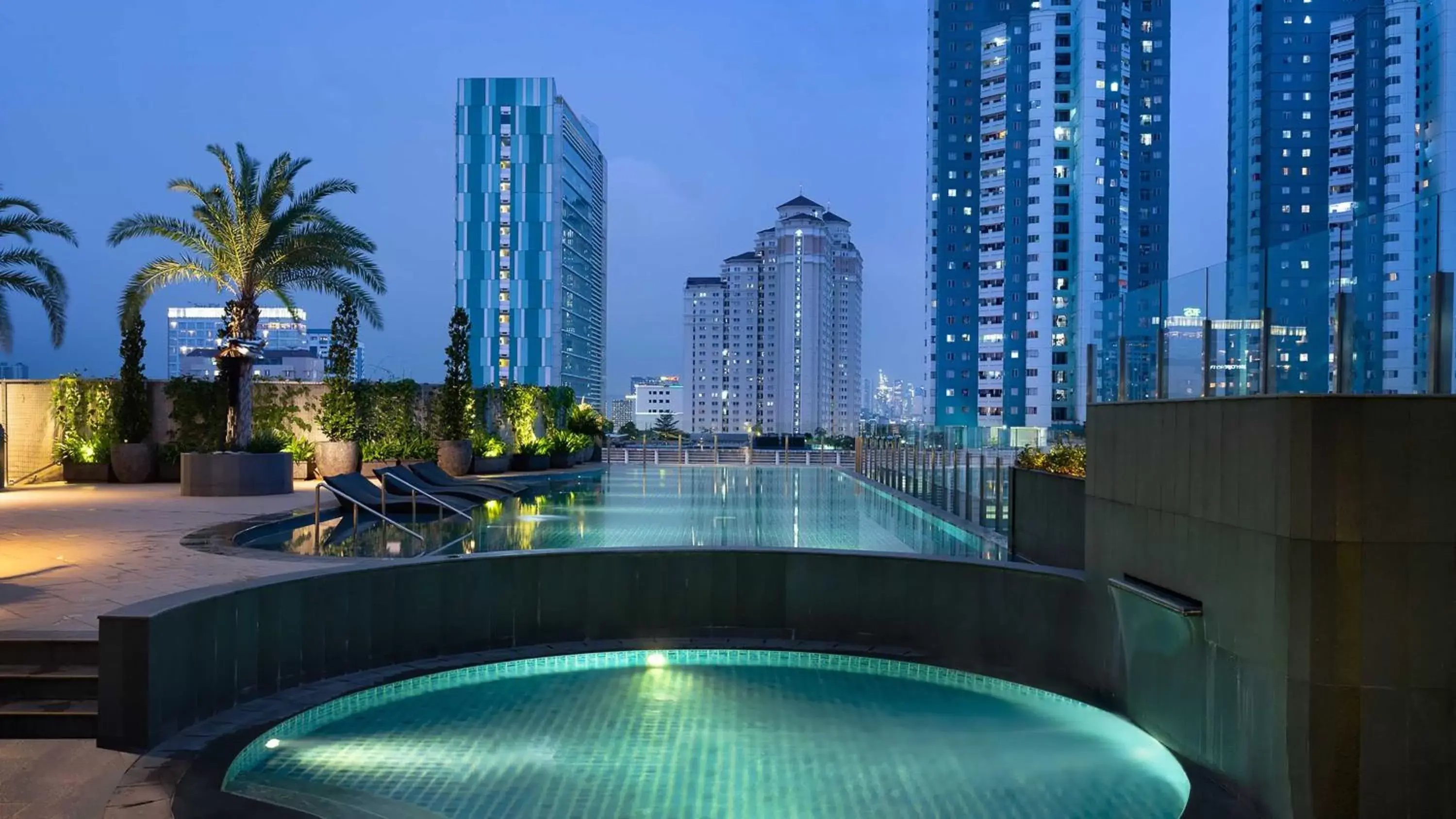 Swimming Pool in Holiday Inn & Suites Jakarta Gajah Mada, an IHG Hotel