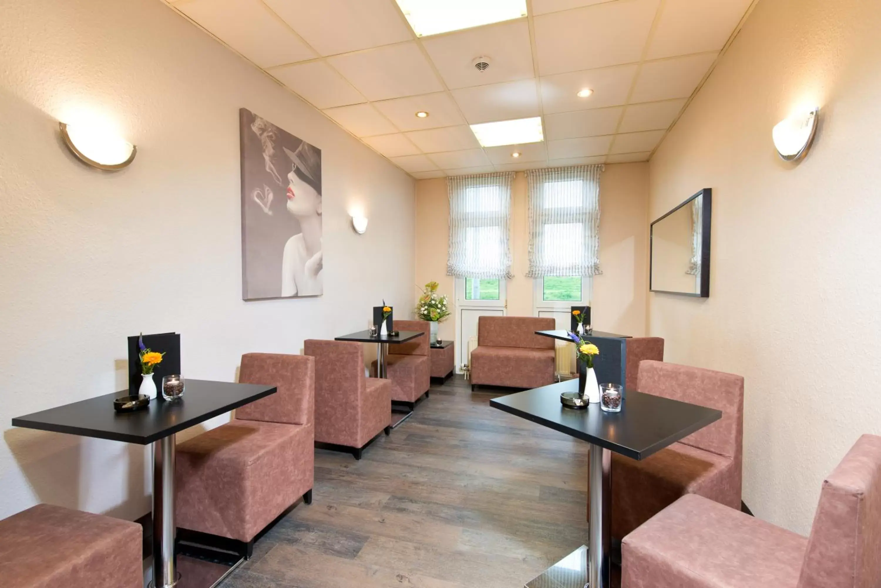 Lounge or bar in ACHAT Hotel Leipzig Messe Lounge or bar in ACHAT Hotel Leipzig Messe