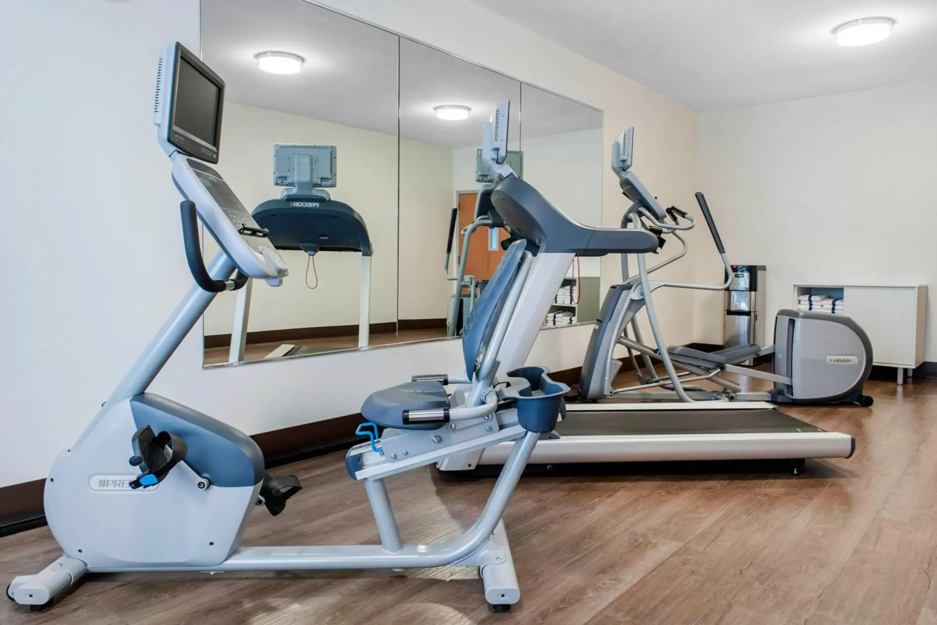 Fitness centre/facilities, Fitness Center/Facilities in Holiday Inn Express & Suites Harrison, an IHG Hotel