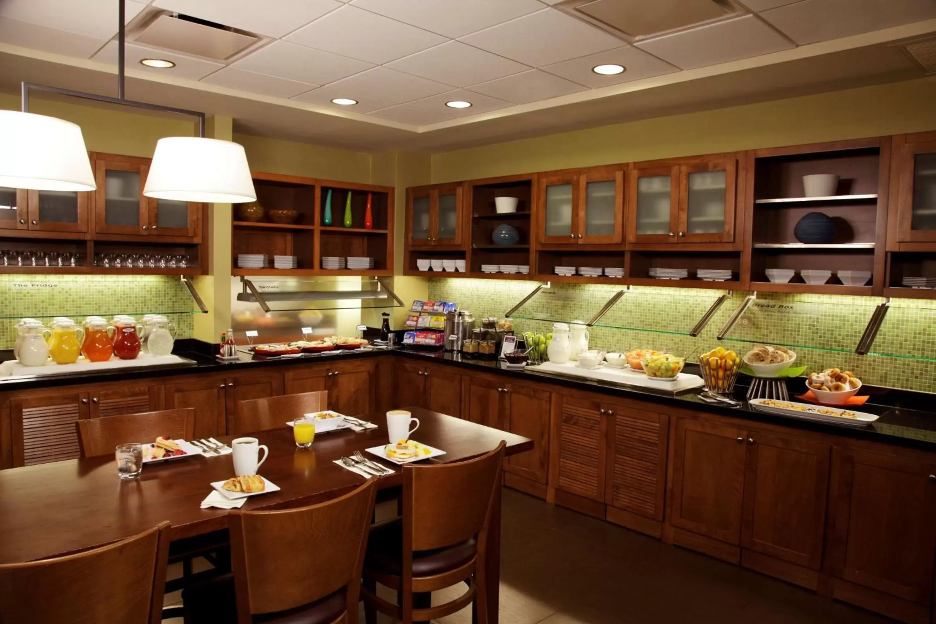 Restaurant/Places to Eat in Hyatt Place Chantilly Dulles Airport South