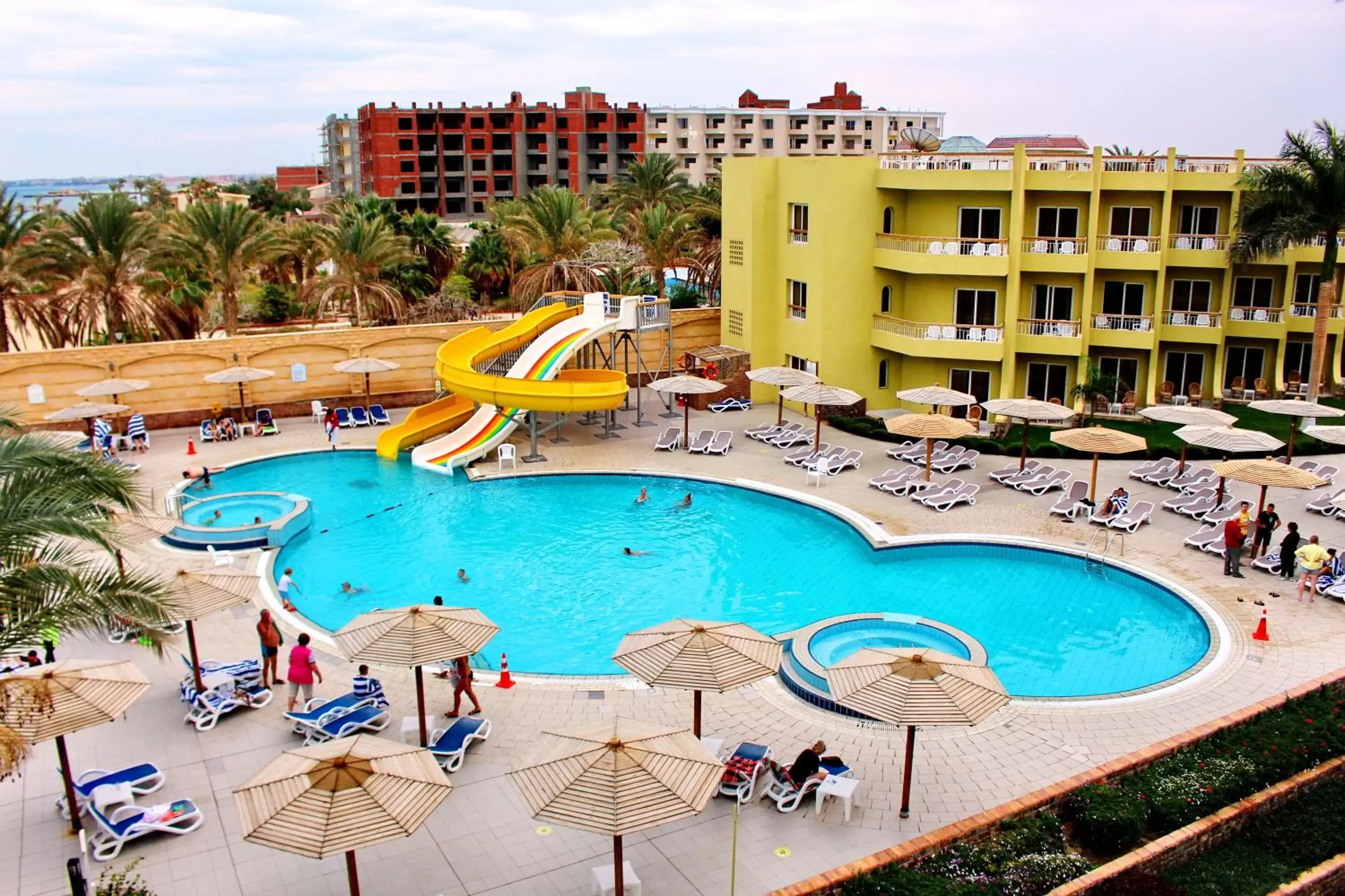 Pool View in Palm Beach Resort Families and Couples only