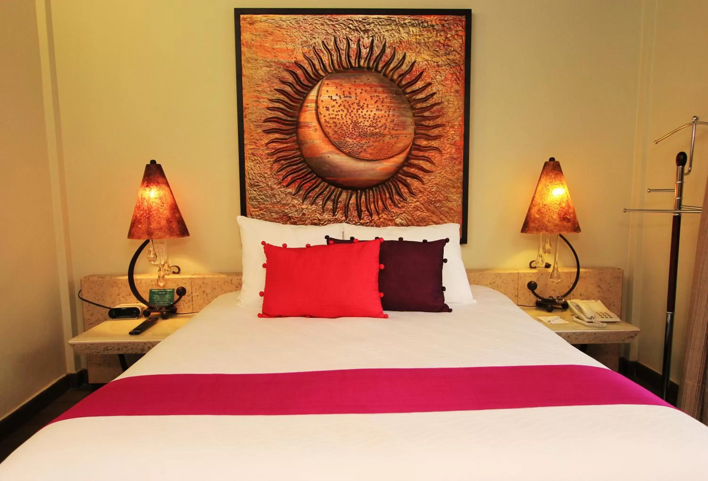 Bed in Plaza Gallery Hotel Boutique