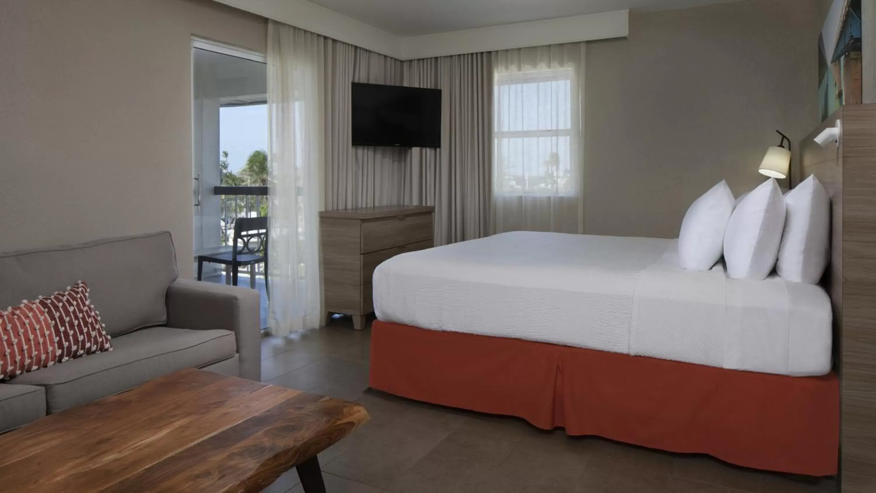 Bed in Pelican Cove Resort & Marina