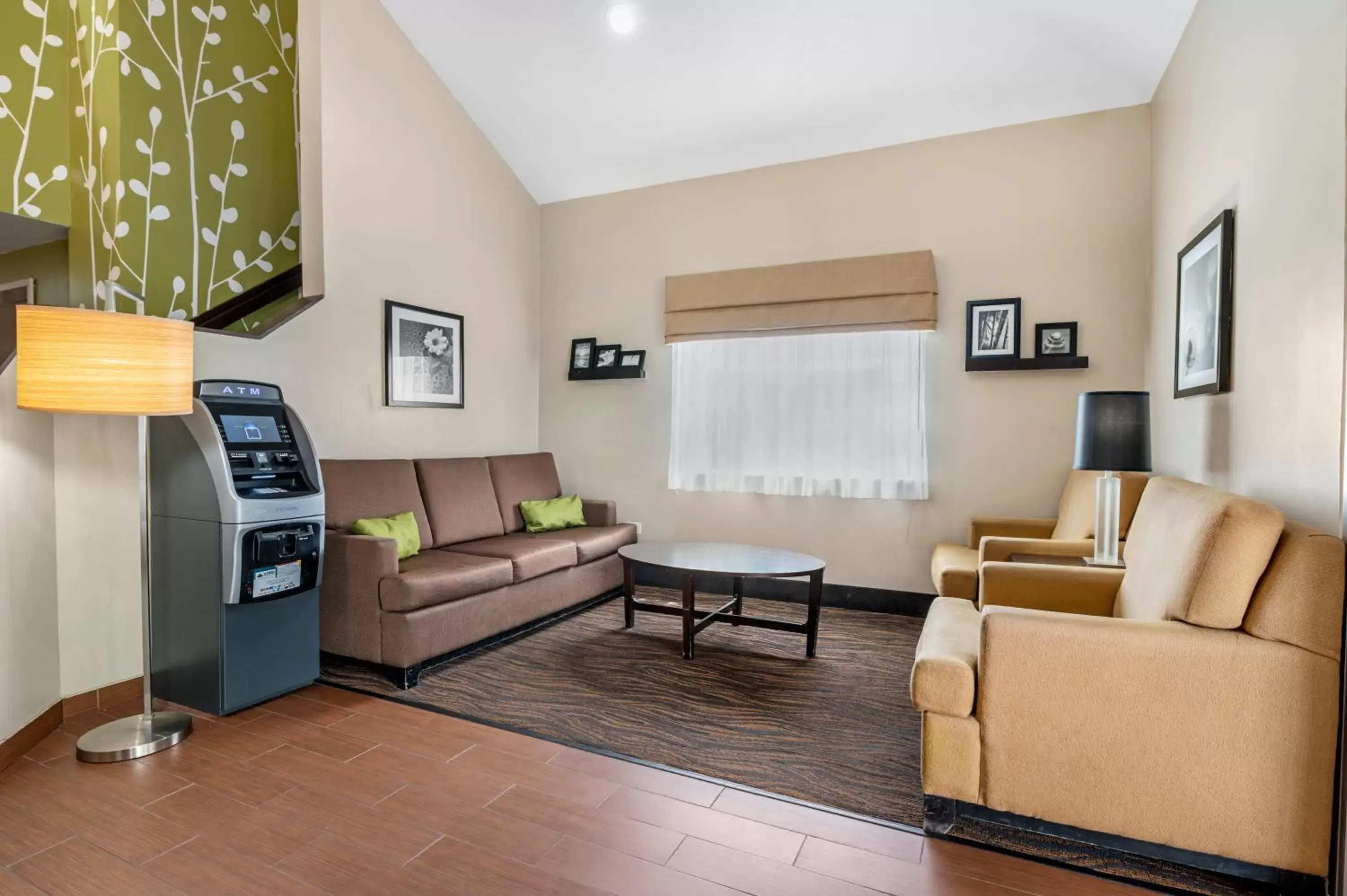 Lobby or reception, Seating Area in Sleep Inn Naperville