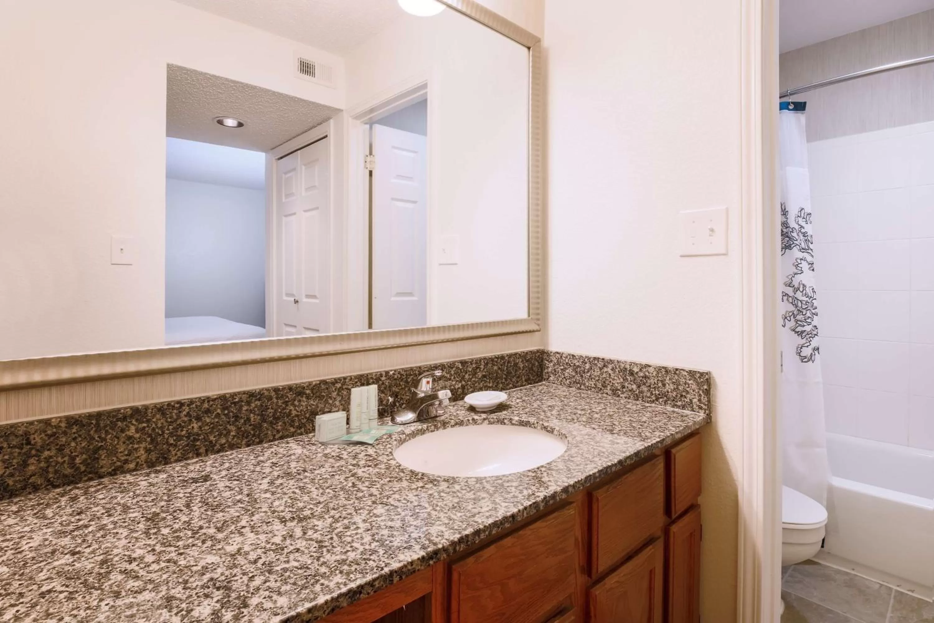 Photo of the whole room in Hawthorn Suites by Wyndham Tinton Falls