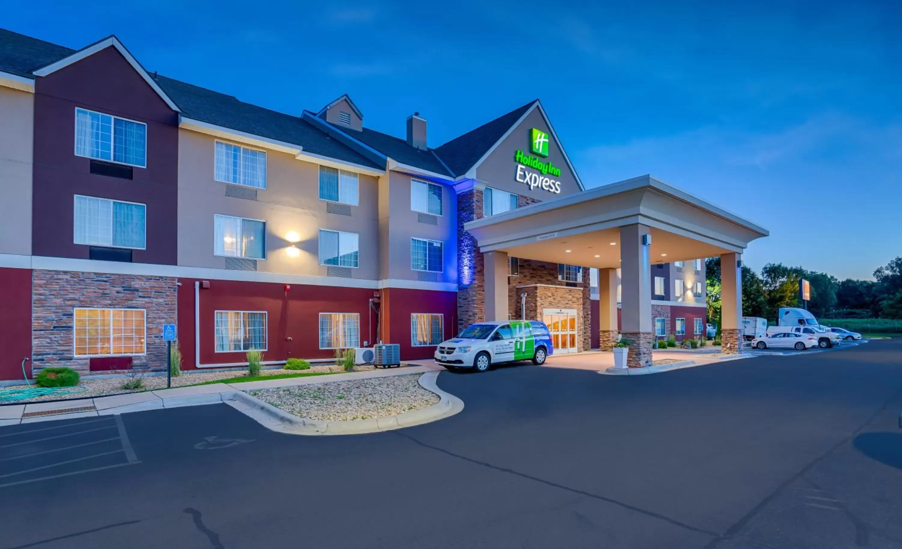 Property building in Holiday Inn Express St. Paul South - Inver Grove Heights, an IHG Hotel