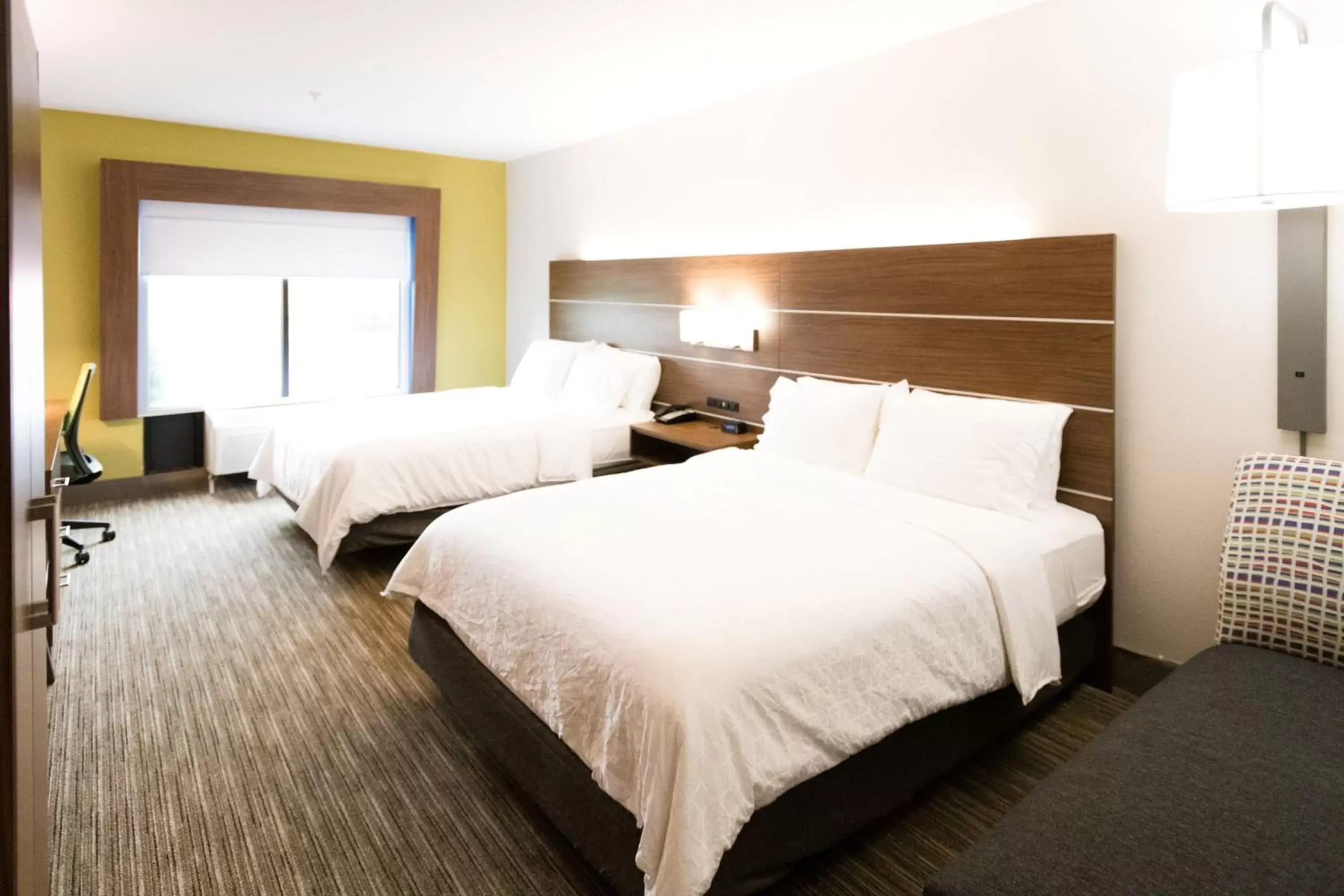 Photo of the whole room, Bed in Holiday Inn Express & Suites Lexington North West-The Vineyard, an IHG Hotel