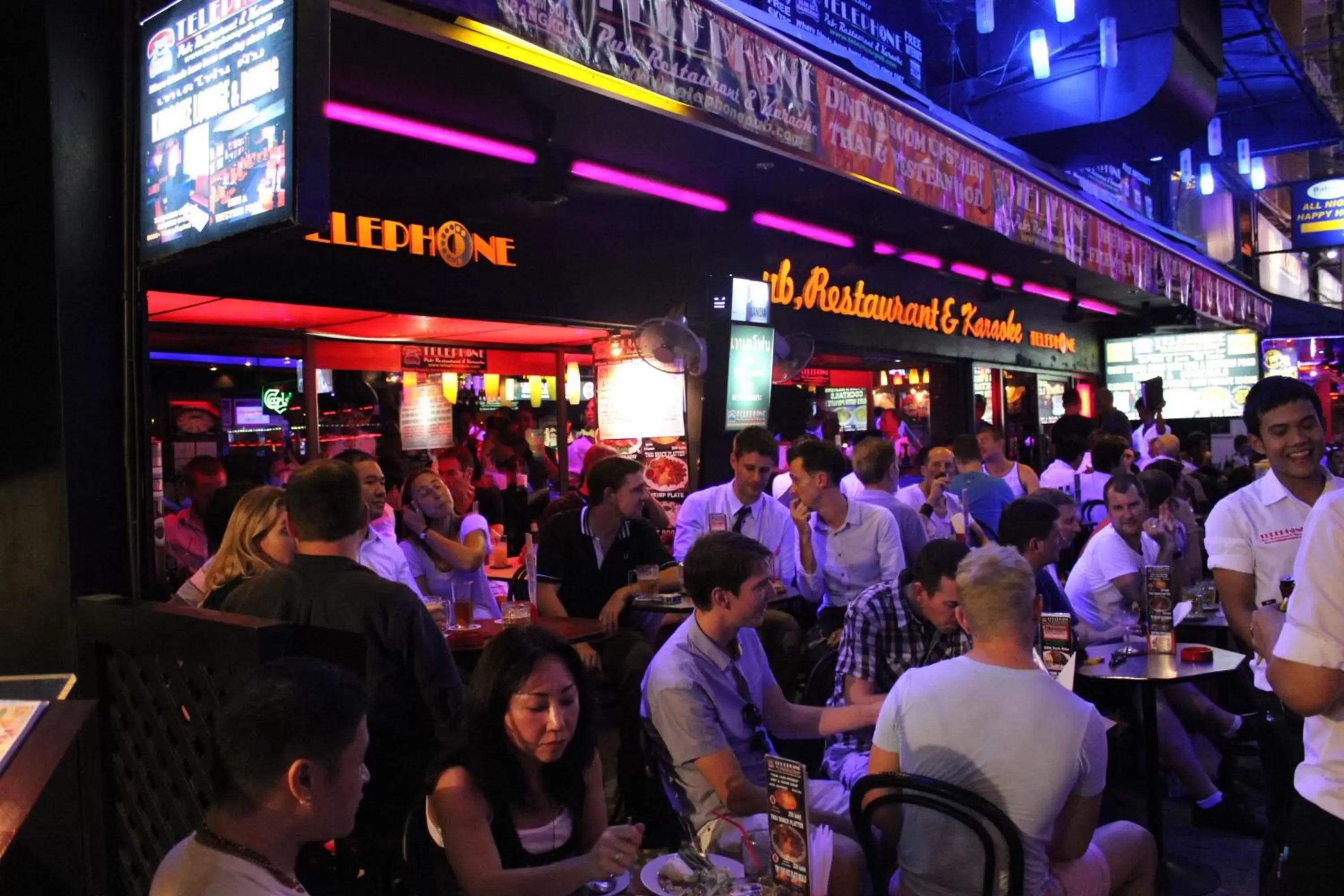 Nearby landmark, Restaurant/Places to Eat in Pula Silom