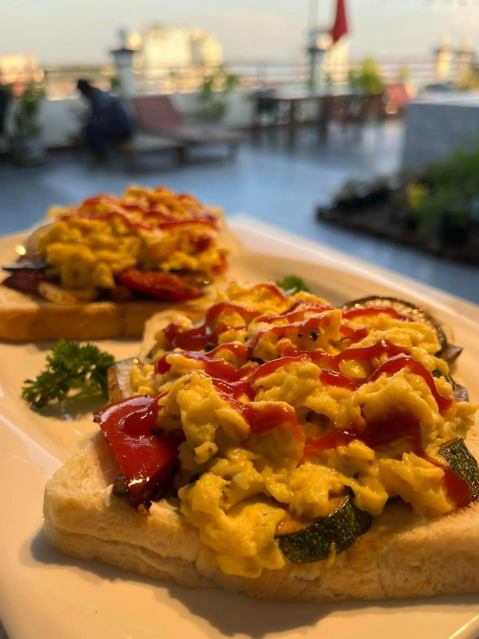 Food and drinks in Queenwood Hotel