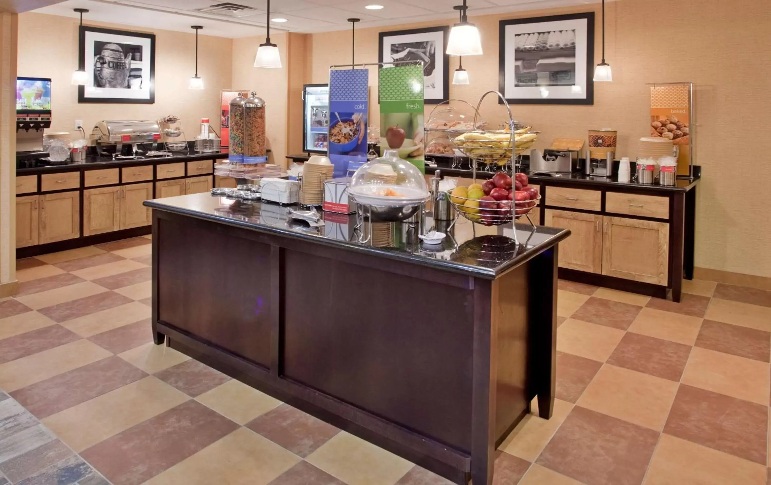 Dining area, Restaurant/Places to Eat in Hampton Inn & Suites Dickinson ND