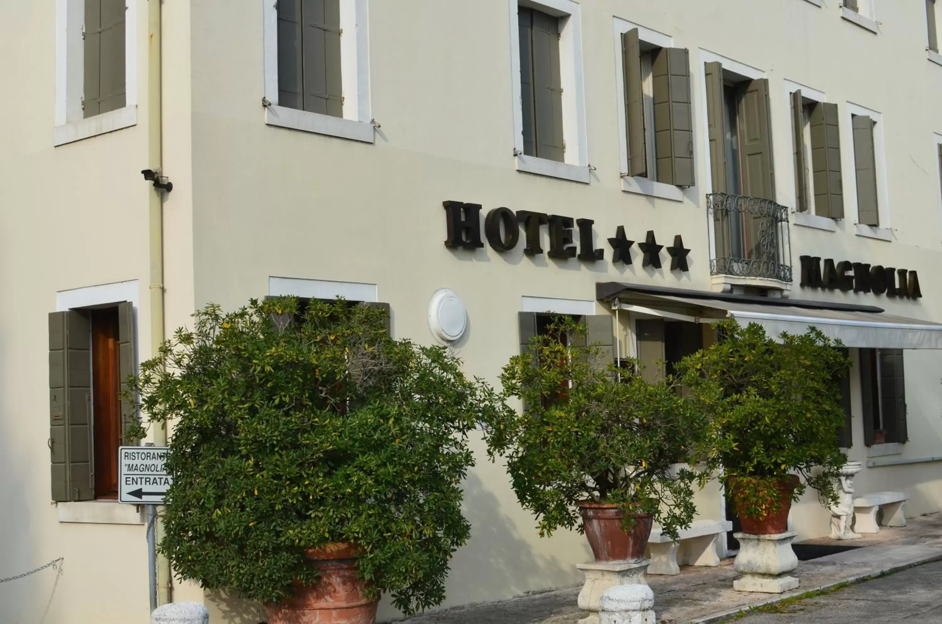 Facade/entrance, Property Building in Hotel Magnolia