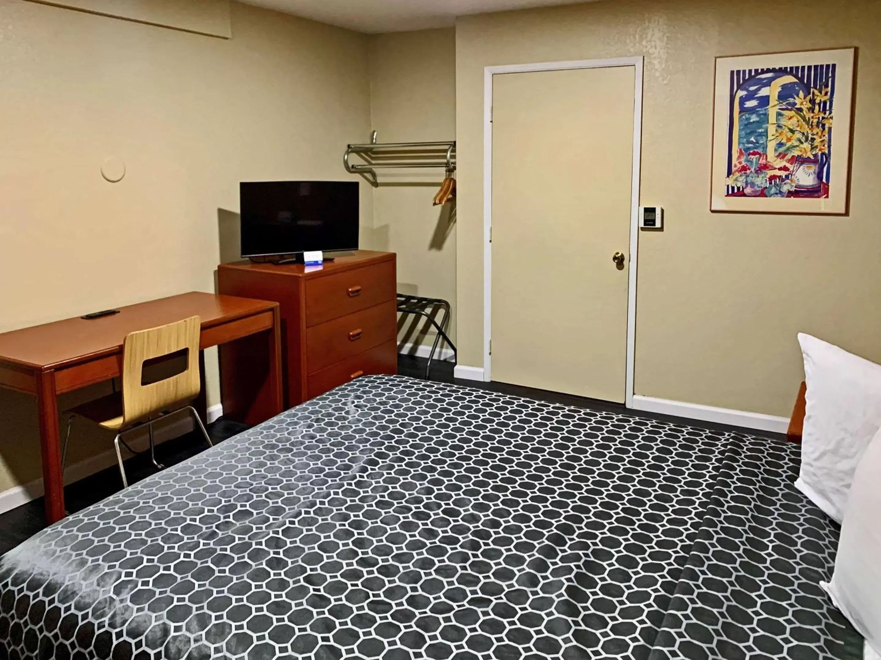 Bedroom, Bed in Rodeway Inn Sacramento-University Area