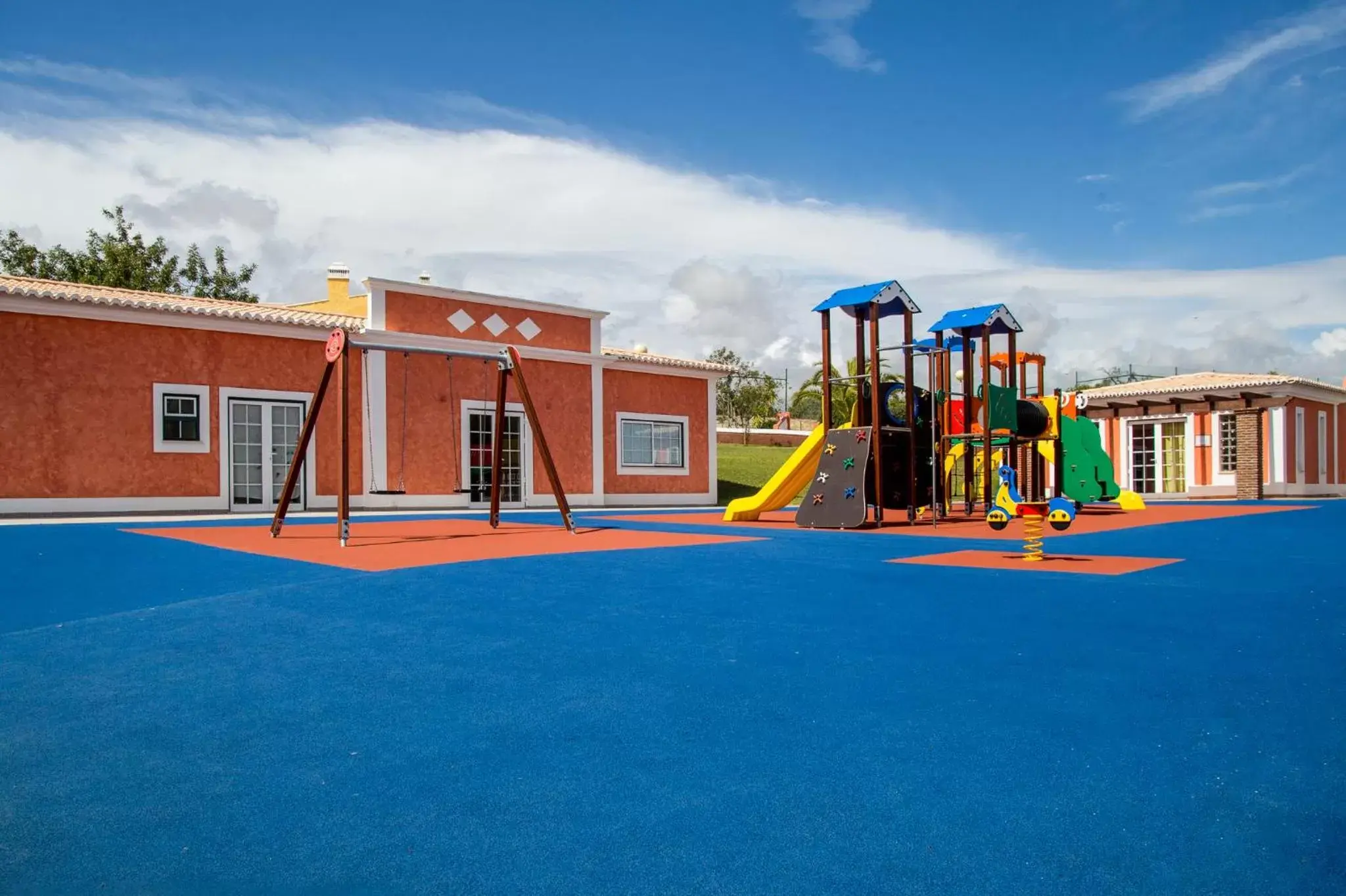 Children play ground, Children's Play Area in Colina da Lapa & Villas