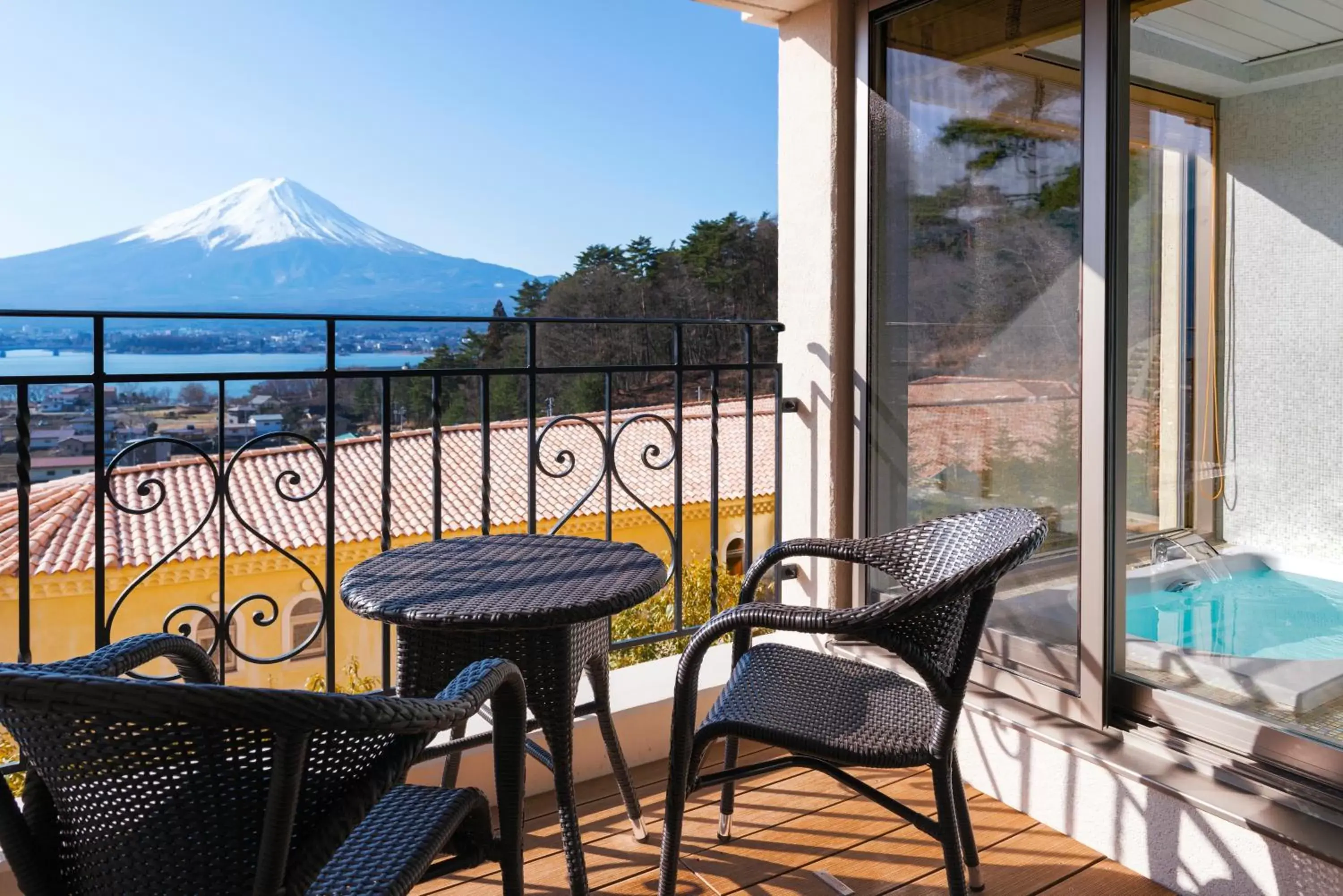 Mountain view in La Vista Fujikawaguchiko Mountain view in La Vista Fujikawaguchiko