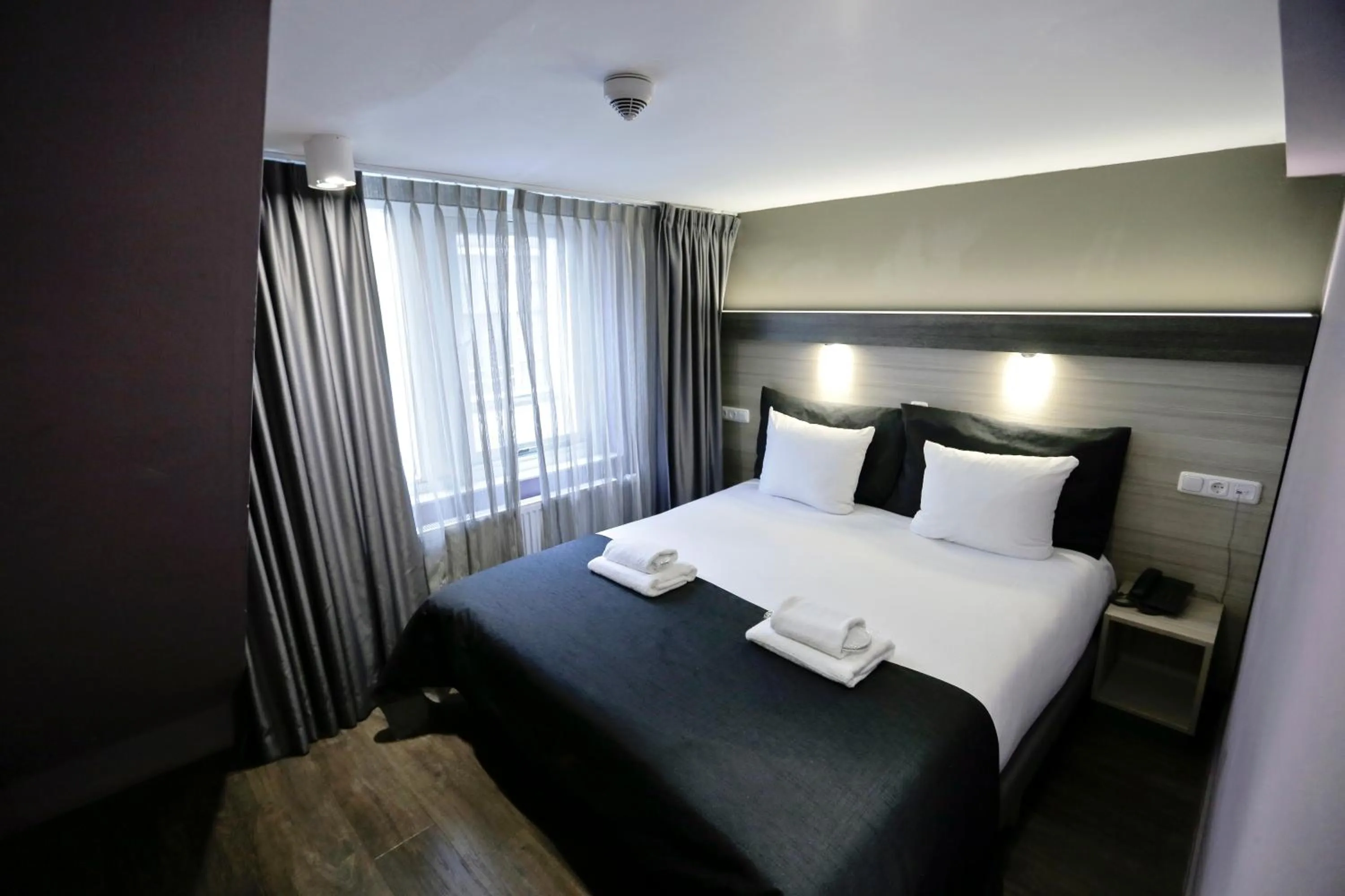 Bed in City Hotel Amsterdam