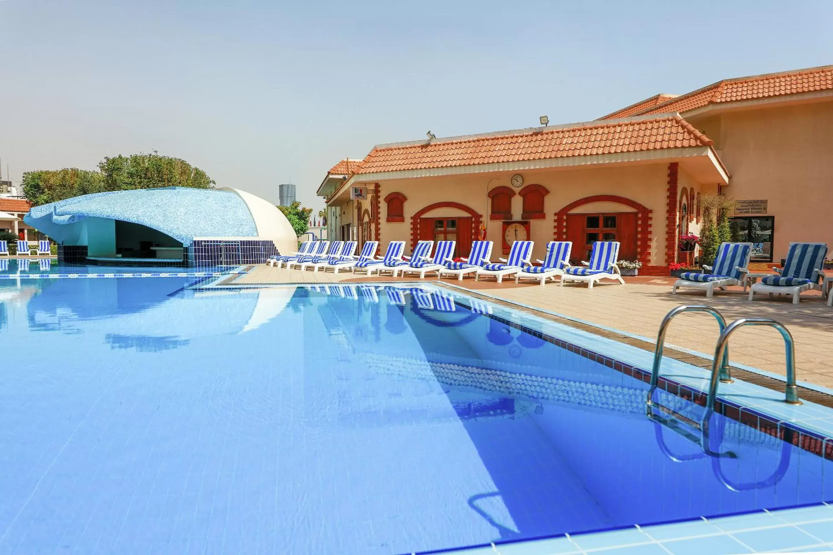 Swimming Pool in Radisson Blu Hotel, Doha