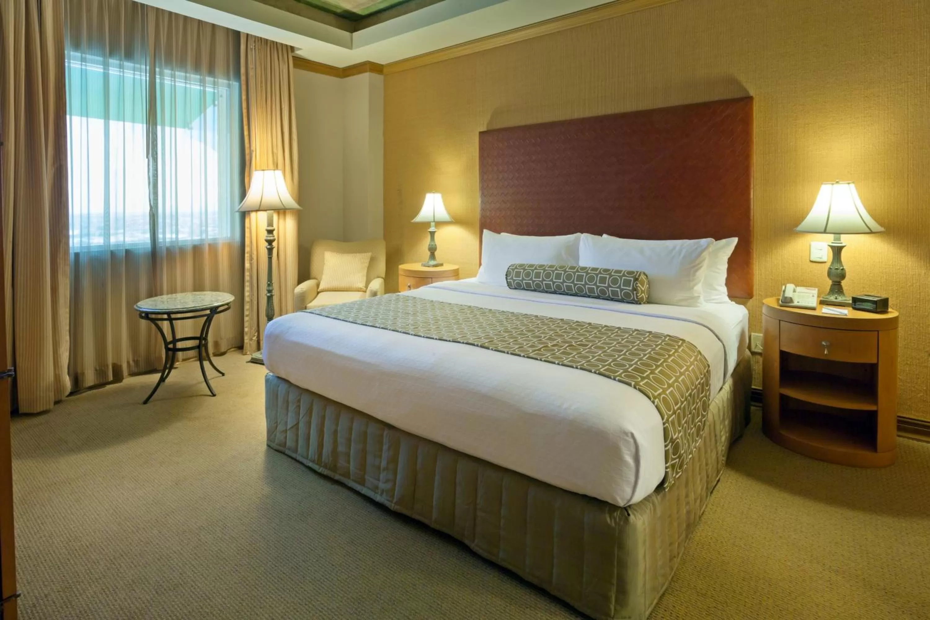 Photo of the whole room, Bed in Crowne Plaza Torreon by IHG