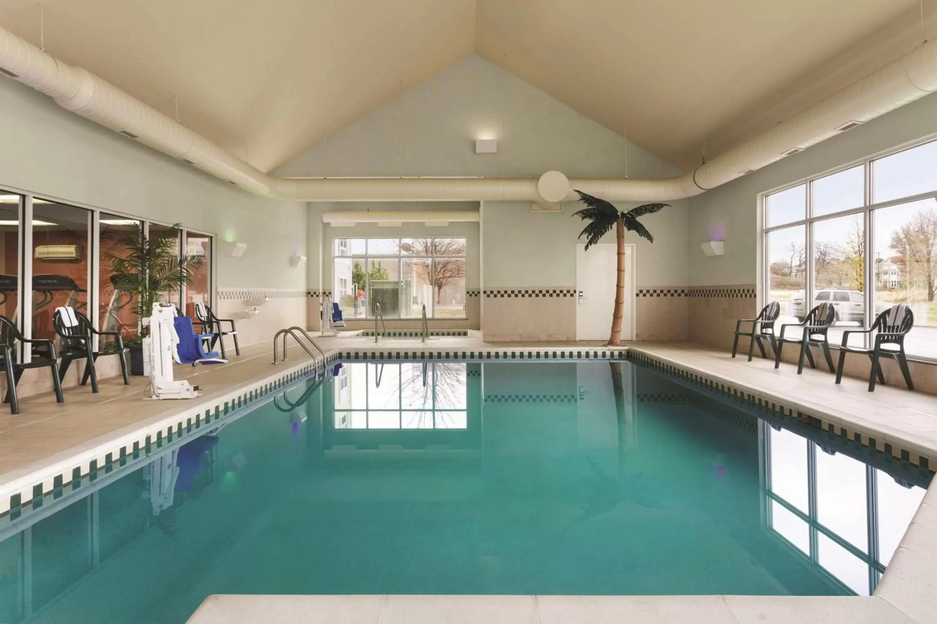 On site, Swimming Pool in Country Inn & Suites by Radisson, Bentonville South - Rogers, AR