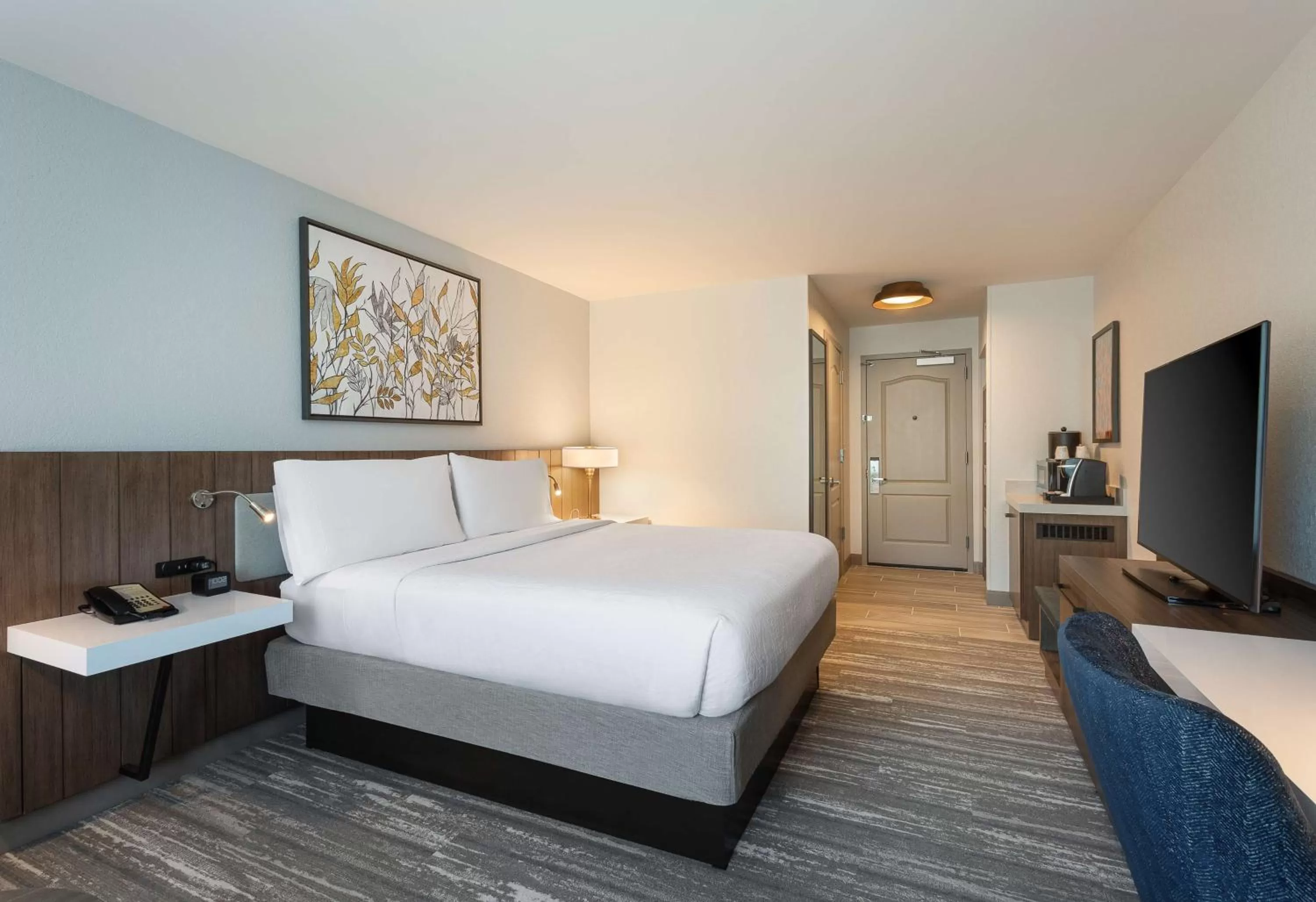 Bedroom, Bed in Hilton Garden Inn Melville