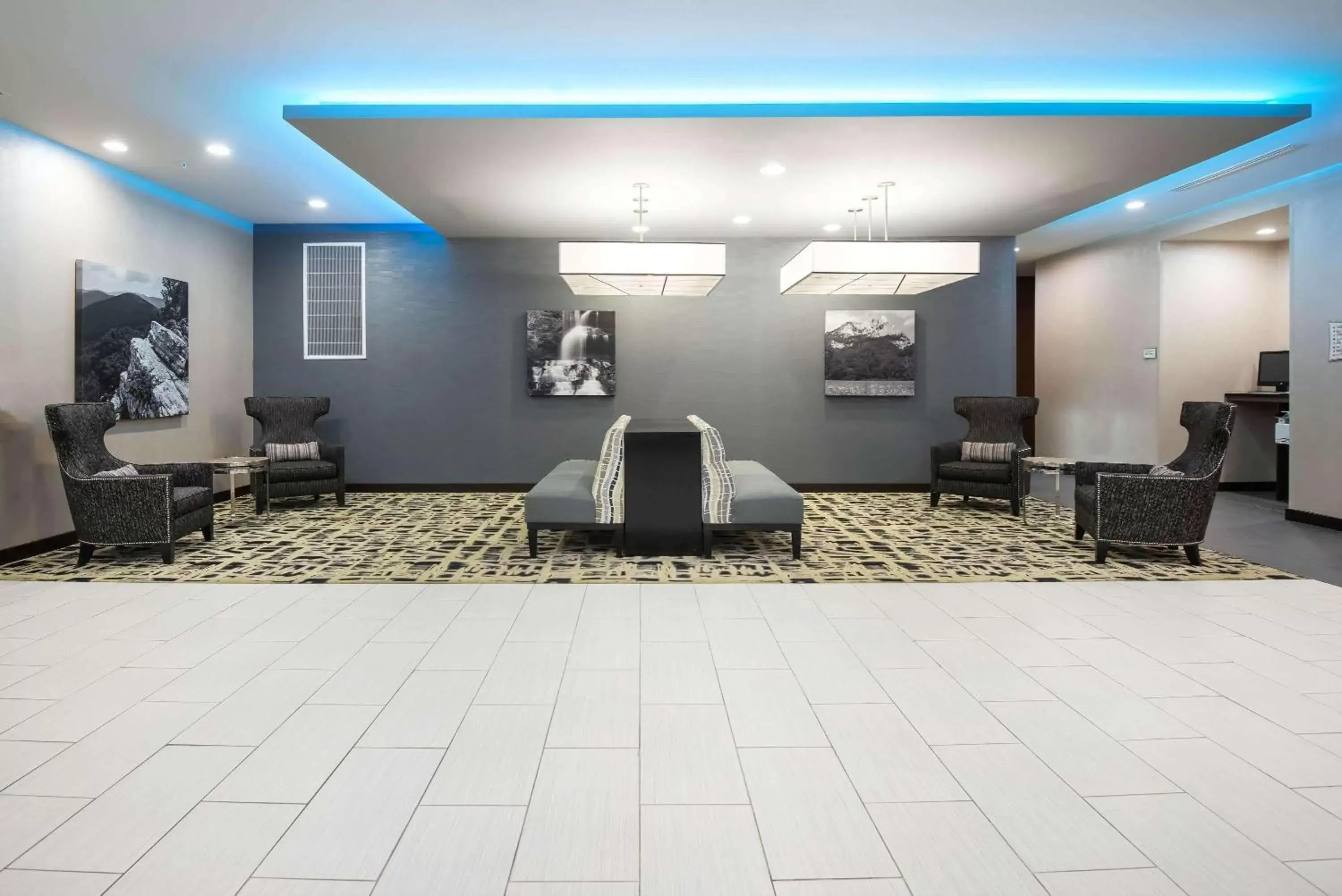 Lobby or reception, Lobby/Reception in La Quinta by Wyndham Morgantown