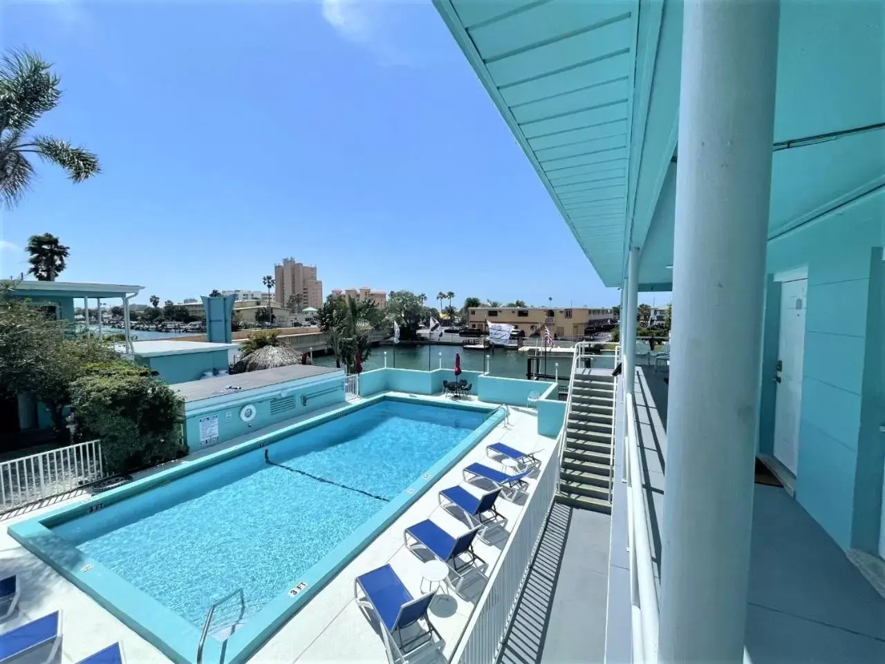 Balcony/Terrace, Swimming Pool in Sea Jay Motel and Marina