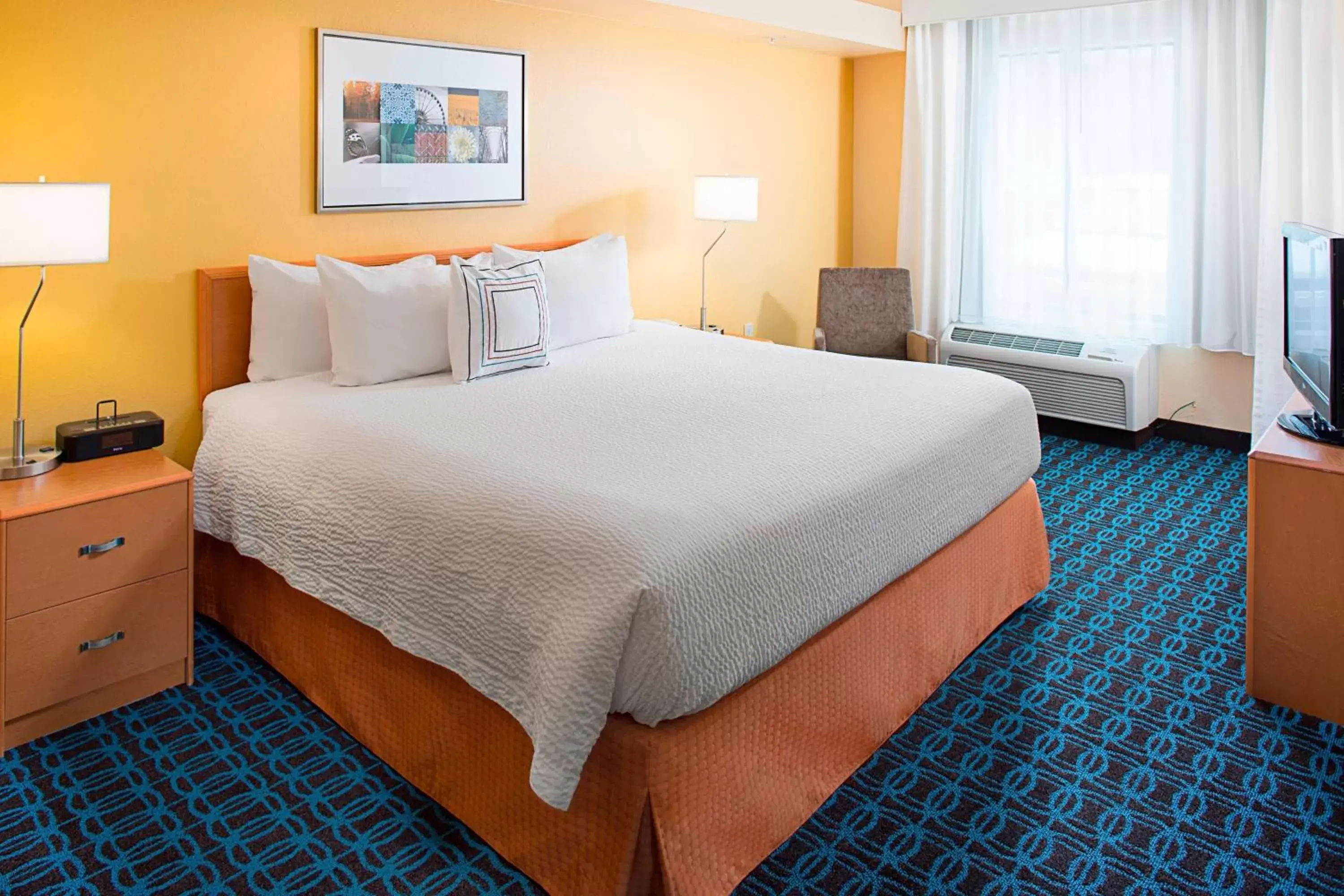Photo of the whole room, Bed in Fairfield Inn & Suites by Marriott Lafayette South