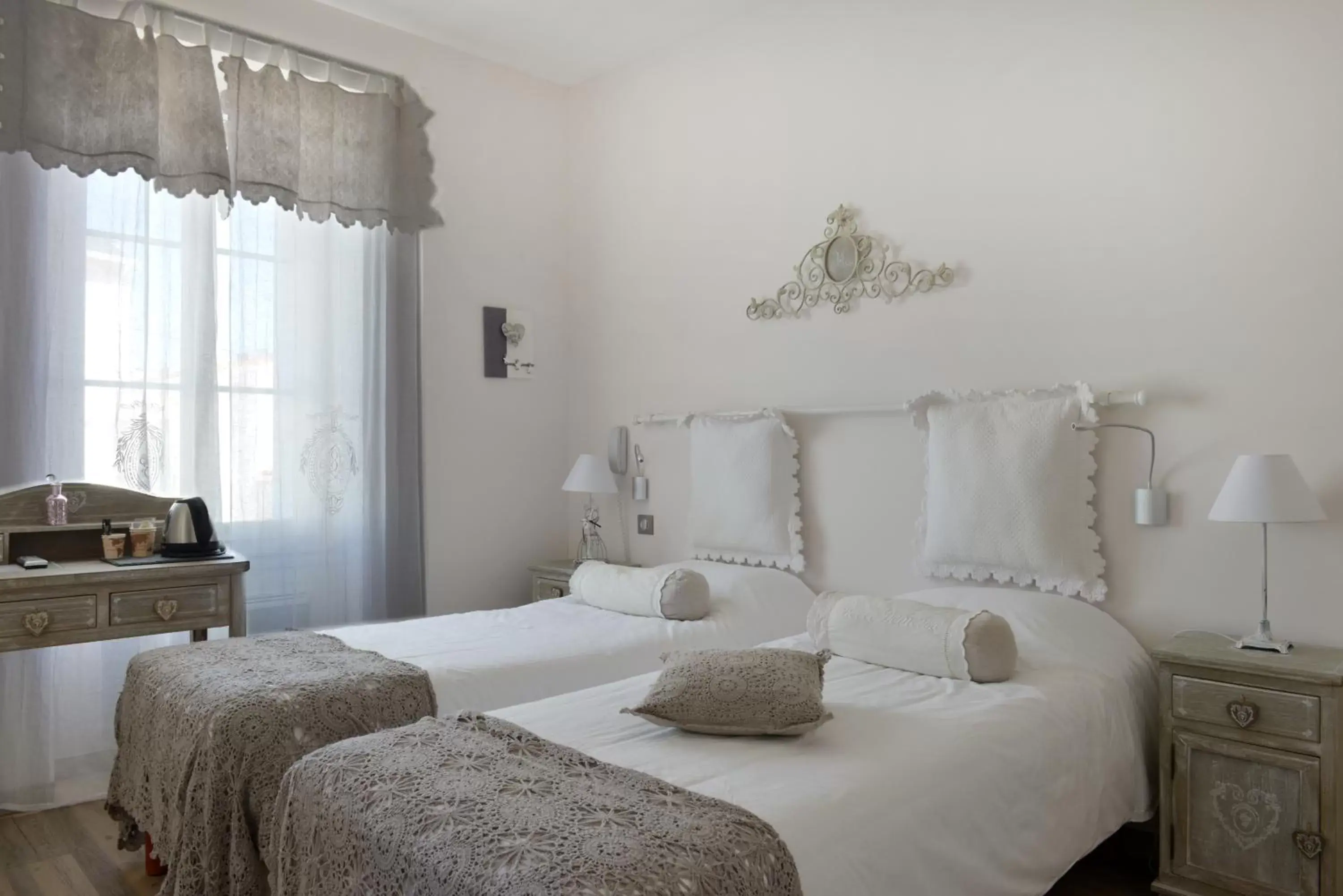 Bedroom, Bed in Grand Hôtel des Bains SPA