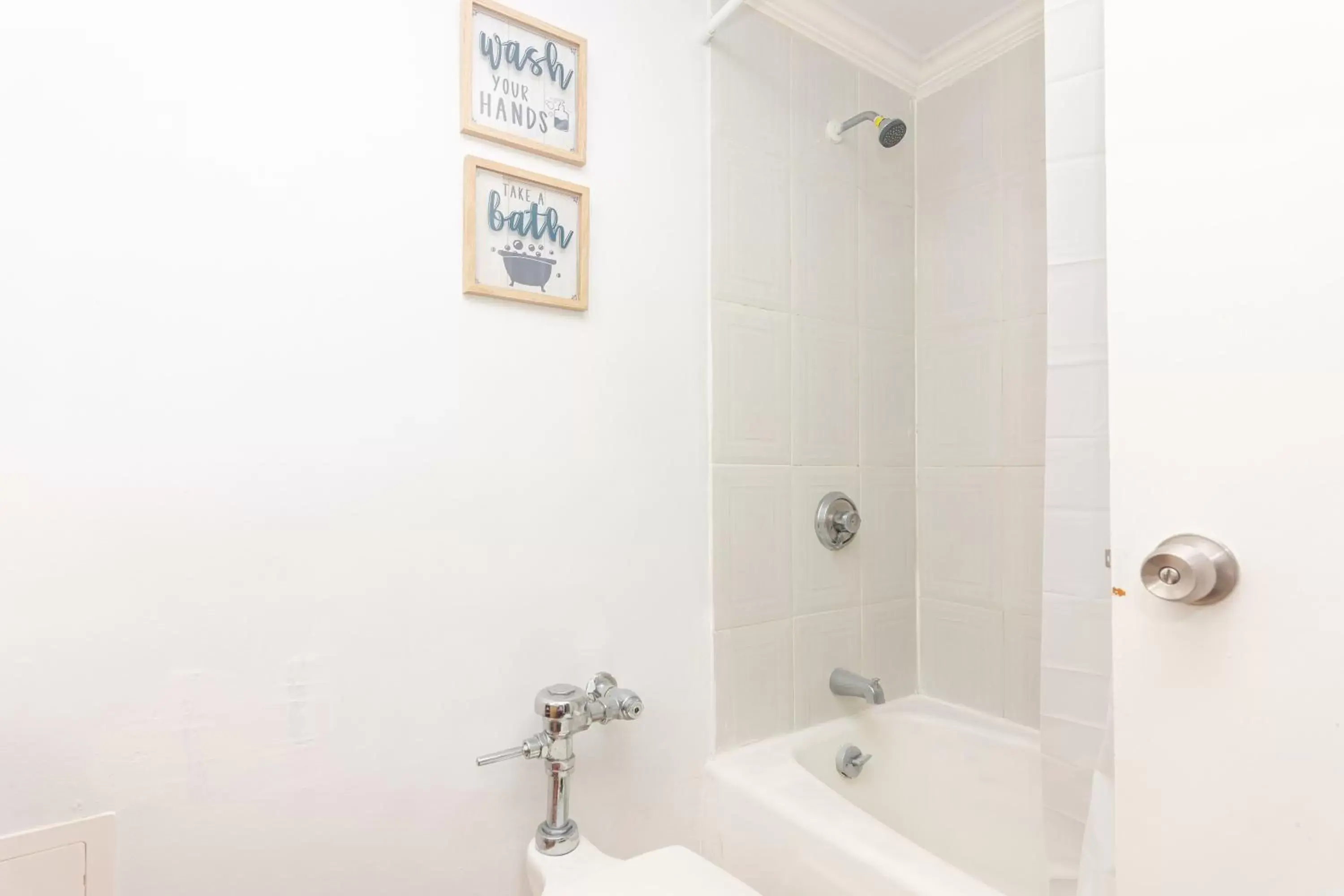 Shower, Bathroom in Girasole Apartments